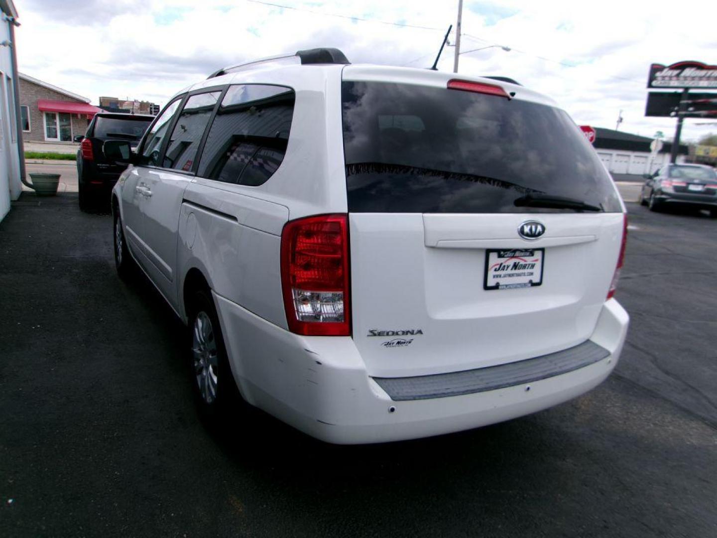 2011 WHITE KIA SEDONA LX (KNDMG4C74B6) with an 3.5L engine, Automatic transmission, located at 501 E. Columbia St., Springfield, OH, 45503, (800) 262-7122, 39.925262, -83.801796 - Photo#5