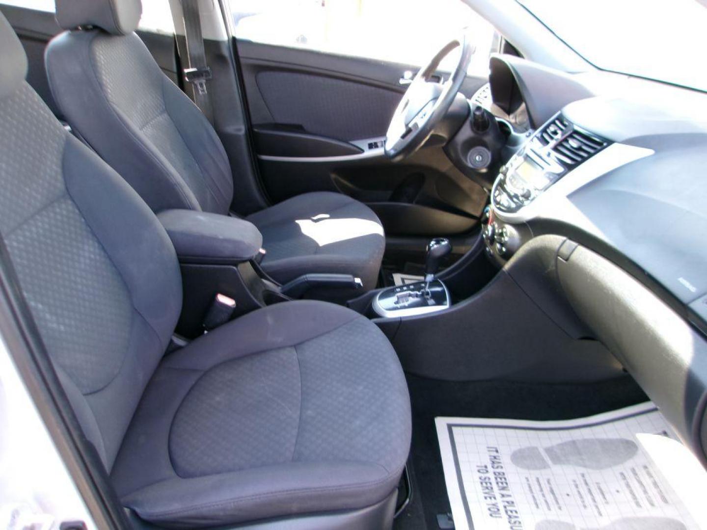 2013 SILVER HYUNDAI ACCENT SE (KMHCU5AE6DU) with an 1.6L engine, Automatic transmission, located at 501 E. Columbia St., Springfield, OH, 45503, (800) 262-7122, 39.925262, -83.801796 - ***Clean Carfax***SE***New Tires***Sunroof***New Front Pads and Rotors***Serviced and Detailed*** Jay North Auto has offered hand picked vehicles since 1965! Our customer's enjoy a NO pressure buying experience with a small town feel. All of our vehicles get fully inspected and detailed. We ar - Photo#17