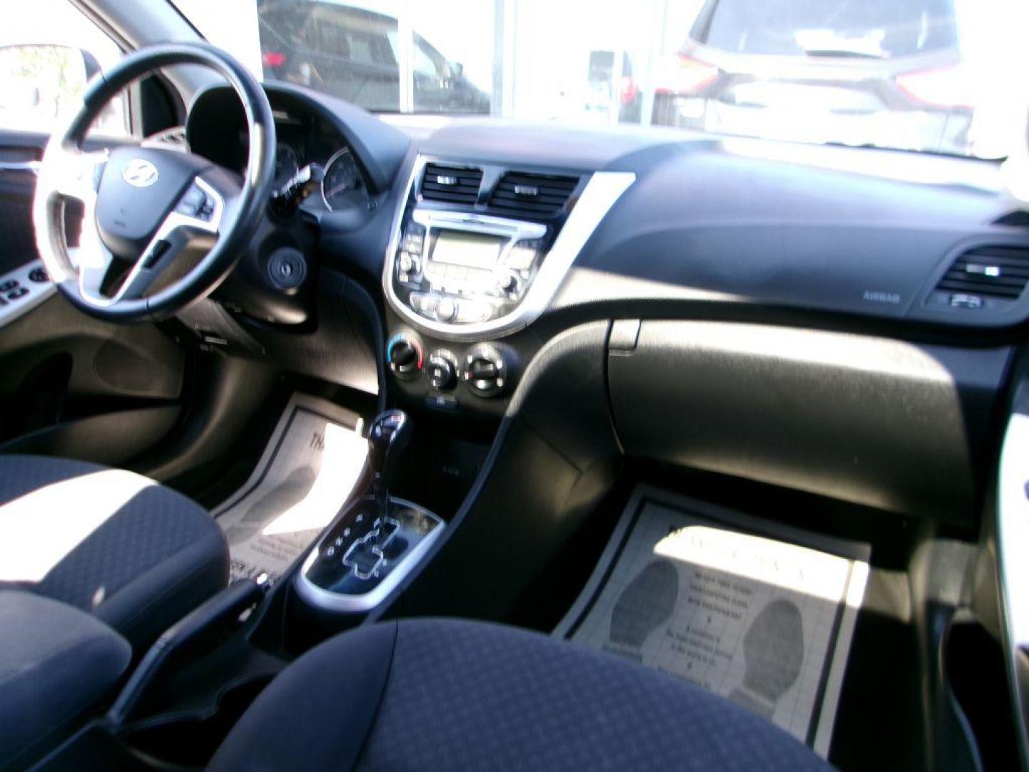 2013 SILVER HYUNDAI ACCENT SE (KMHCU5AE6DU) with an 1.6L engine, Automatic transmission, located at 501 E. Columbia St., Springfield, OH, 45503, (800) 262-7122, 39.925262, -83.801796 - ***Clean Carfax***SE***New Tires***Sunroof***New Front Pads and Rotors***Serviced and Detailed*** Jay North Auto has offered hand picked vehicles since 1965! Our customer's enjoy a NO pressure buying experience with a small town feel. All of our vehicles get fully inspected and detailed. We ar - Photo#18
