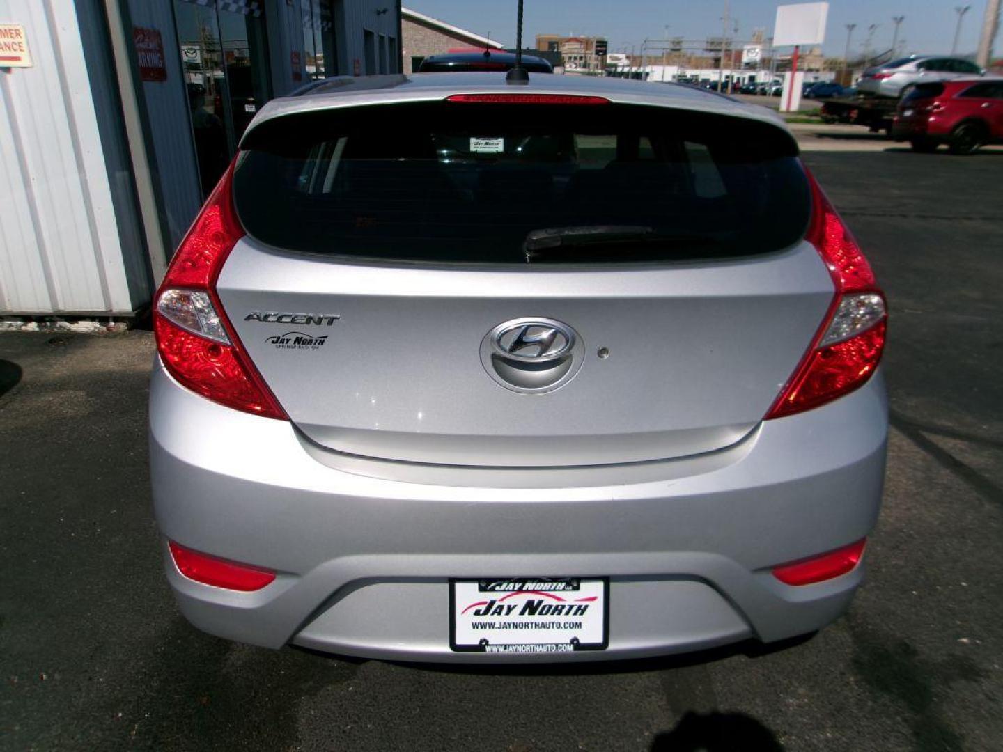 2013 SILVER HYUNDAI ACCENT SE (KMHCU5AE6DU) with an 1.6L engine, Automatic transmission, located at 501 E. Columbia St., Springfield, OH, 45503, (800) 262-7122, 39.925262, -83.801796 - ***Clean Carfax***SE***New Tires***Sunroof***New Front Pads and Rotors***Serviced and Detailed*** Jay North Auto has offered hand picked vehicles since 1965! Our customer's enjoy a NO pressure buying experience with a small town feel. All of our vehicles get fully inspected and detailed. We ar - Photo#4