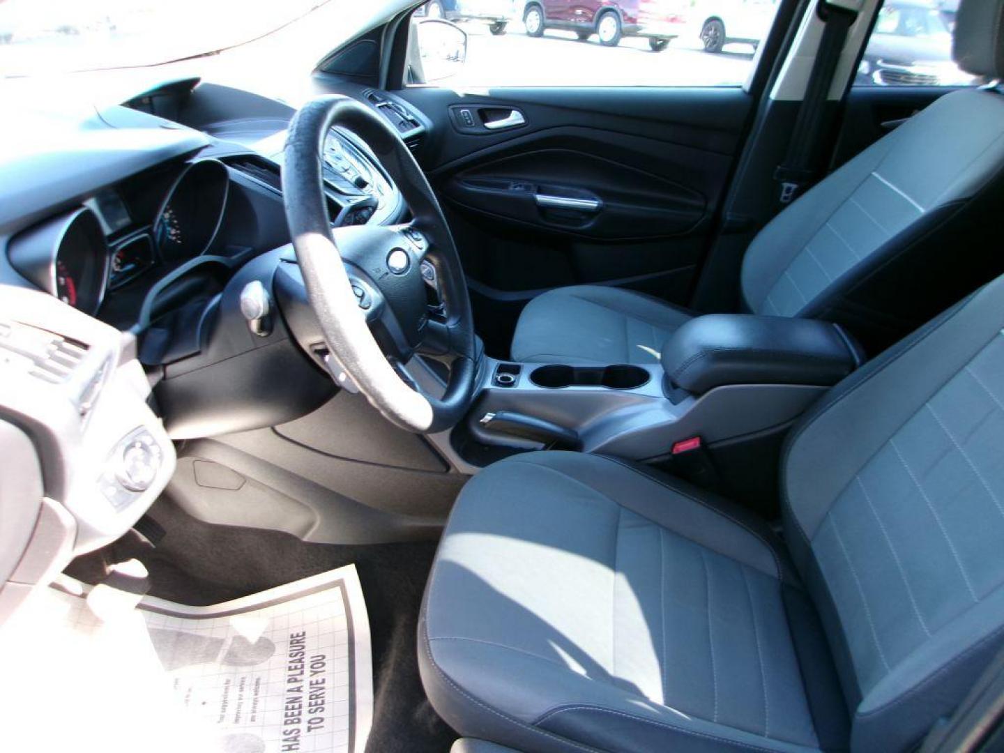 2015 BLACK FORD ESCAPE SE (1FMCU0G72FU) with an 2.5L engine, Automatic transmission, located at 501 E. Columbia St., Springfield, OH, 45503, (800) 262-7122, 39.925262, -83.801796 - ***New Tires***New Front and Rear Brake Pads and Rotors***New Battery***New Spark Plugs***Serviced and Detailed*** Jay North Auto has offered hand picked vehicles since 1965! Our customer's enjoy a NO pressure buying experience with a small town feel. All of our vehicles get fully inspected an - Photo#8