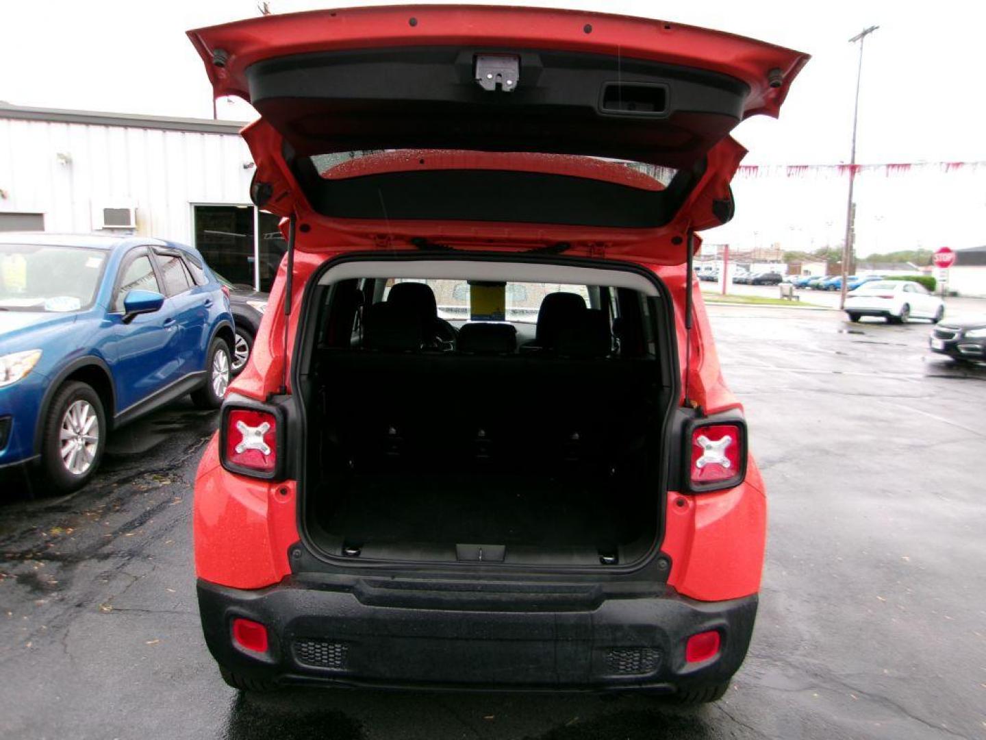 2021 ORANGE JEEP RENEGADE LATITUDE (ZACNJDBB0MP) with an 2.4L engine, Automatic transmission, located at 501 E. Columbia St., Springfield, OH, 45503, (800) 262-7122, 39.925262, -83.801796 - *** 1 Owner *** Clean CarFax w/ good service history *** Latitude 4wd *** NICE *** Serviced and Detailed *** Jay North Auto has offered hand picked vehicles since 1965! Our customer's enjoy a NO pressure buying experience with a small town feel. All of our vehicles get fully inspected and detai - Photo#6