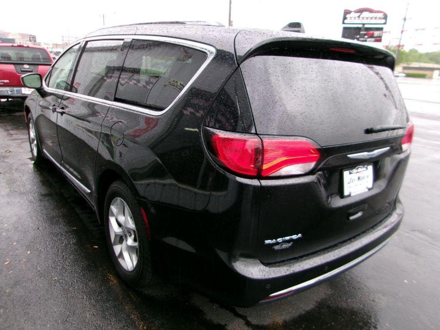 2018 BLACK CHRYSLER PACIFICA TOURING L (2C4RC1BG5JR) with an 3.6L engine, Automatic transmission, located at 501 E. Columbia St., Springfield, OH, 45503, (800) 262-7122, 39.925262, -83.801796 - *** Serviced and Detailed *** Leather *** Remote Start *** Touring L *** LOADED *** Advanced Multistage Front Airbags Driver Inflatable Knee-Bolster Airbag Passenger Inflatable Knee-Bolster Air Bag Supplemental Side-Curtain Airbags in All Rows Supplemental Front Seat-Mounted Side Airbags - Photo#5