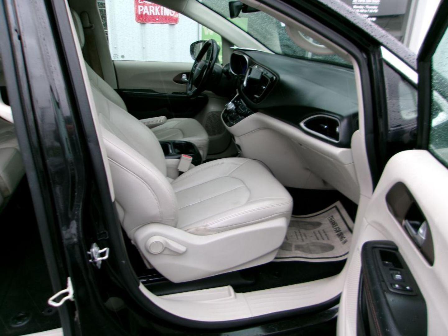 2018 BLACK CHRYSLER PACIFICA TOURING L (2C4RC1BG5JR) with an 3.6L engine, Automatic transmission, located at 501 E. Columbia St., Springfield, OH, 45503, (800) 262-7122, 39.925262, -83.801796 - *** Serviced and Detailed *** Leather *** Remote Start *** Touring L *** LOADED *** Advanced Multistage Front Airbags Driver Inflatable Knee-Bolster Airbag Passenger Inflatable Knee-Bolster Air Bag Supplemental Side-Curtain Airbags in All Rows Supplemental Front Seat-Mounted Side Airbags - Photo#17