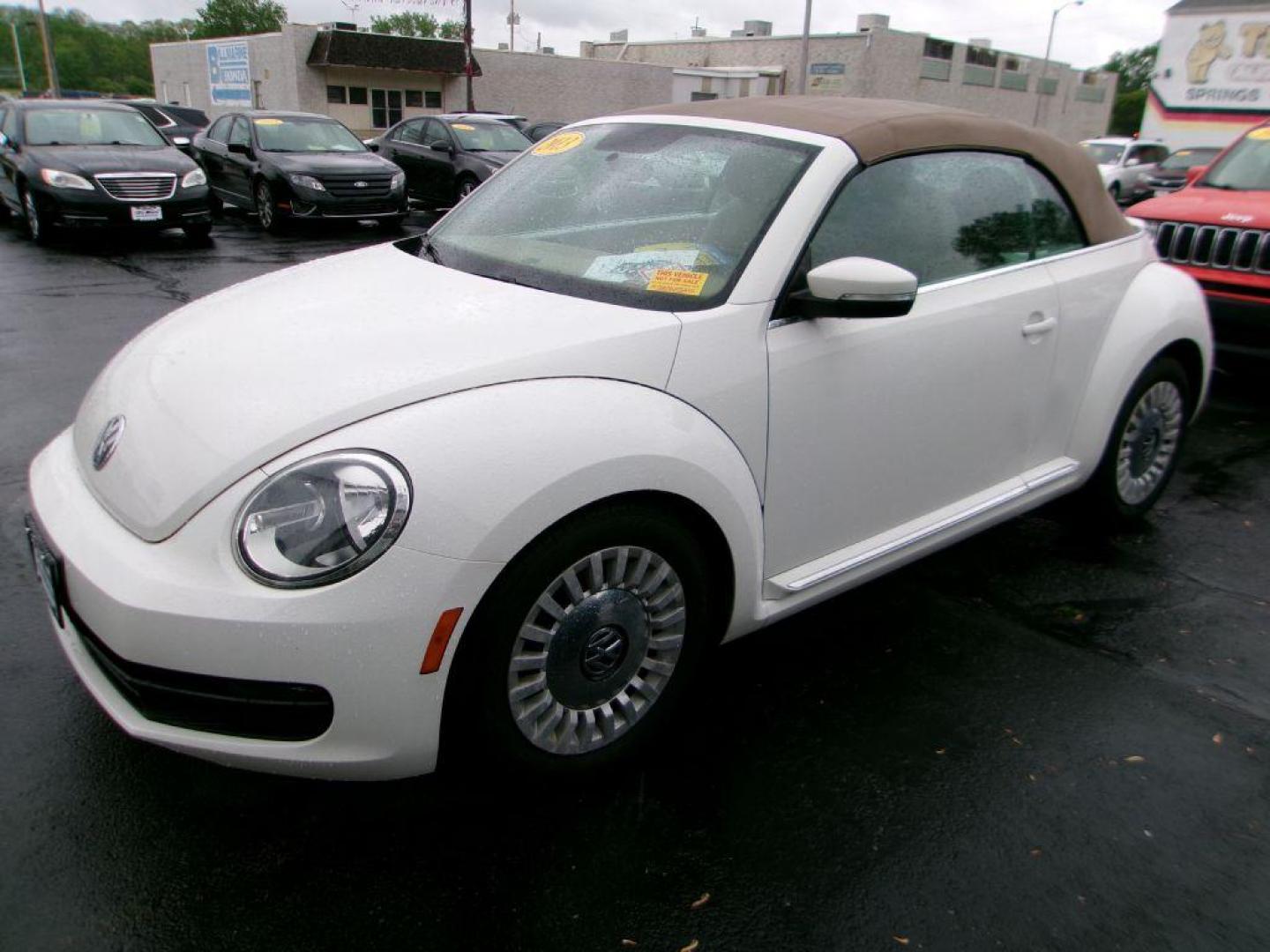 2013 WHITE VOLKSWAGEN BEETLE 2.5 (3VW5P7AT7DM) with an 2.5L engine, Automatic transmission, located at 501 E. Columbia St., Springfield, OH, 45503, (800) 262-7122, 39.925262, -83.801796 - *** 1 Owner *** Serviced and Deatiled *** Leather *** Push Button Start *** Jay North Auto has offered hand picked vehicles since 1965! Our customer's enjoy a NO pressure buying experience with a small town feel. All of our vehicles get fully inspected and detailed. We are a preferred dealer fo - Photo#2