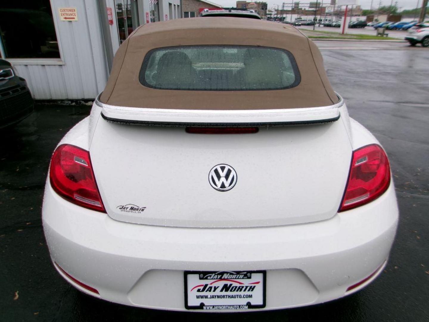 2013 WHITE VOLKSWAGEN BEETLE 2.5 (3VW5P7AT7DM) with an 2.5L engine, Automatic transmission, located at 501 E. Columbia St., Springfield, OH, 45503, (800) 262-7122, 39.925262, -83.801796 - *** 1 Owner *** Serviced and Deatiled *** Leather *** Push Button Start *** Jay North Auto has offered hand picked vehicles since 1965! Our customer's enjoy a NO pressure buying experience with a small town feel. All of our vehicles get fully inspected and detailed. We are a preferred dealer fo - Photo#4
