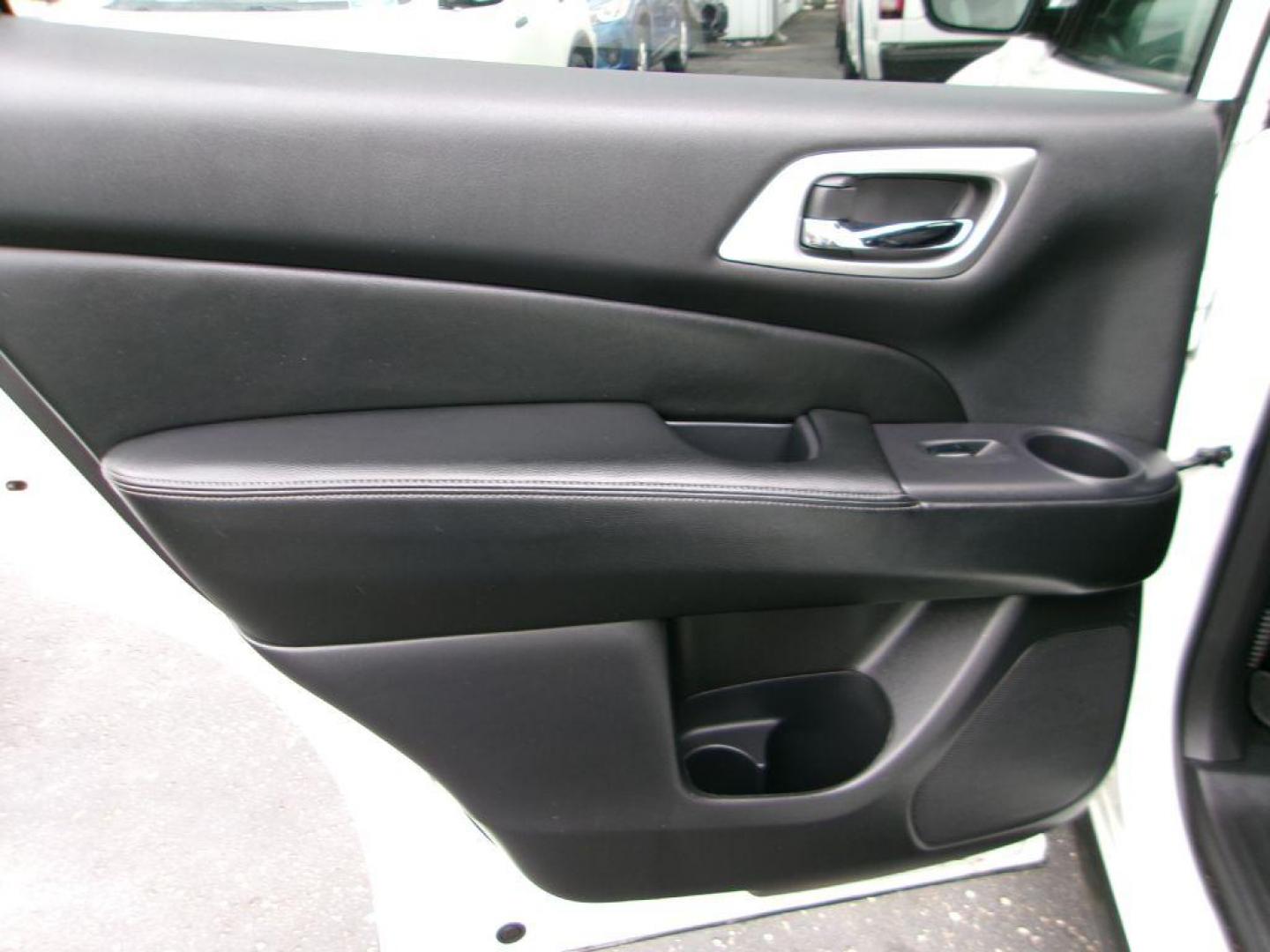 2019 WHITE NISSAN PATHFINDER SV (5N1DR2MN2KC) with an 3.5L engine, Continuously Variable transmission, located at 501 E. Columbia St., Springfield, OH, 45503, (800) 262-7122, 39.925262, -83.801796 - *** New Tires *** New Brakes *** SV *** Clean CarFax *** FWD *** Third Row Seating *** V6 *** Serviced and Detailed *** New Motor / Trans Mounts *** Tune Up *** NICE *** Jay North Auto has offered hand picked vehicles since 1965! Our customer's enjoy a NO pressure buying experience with a small - Photo#10