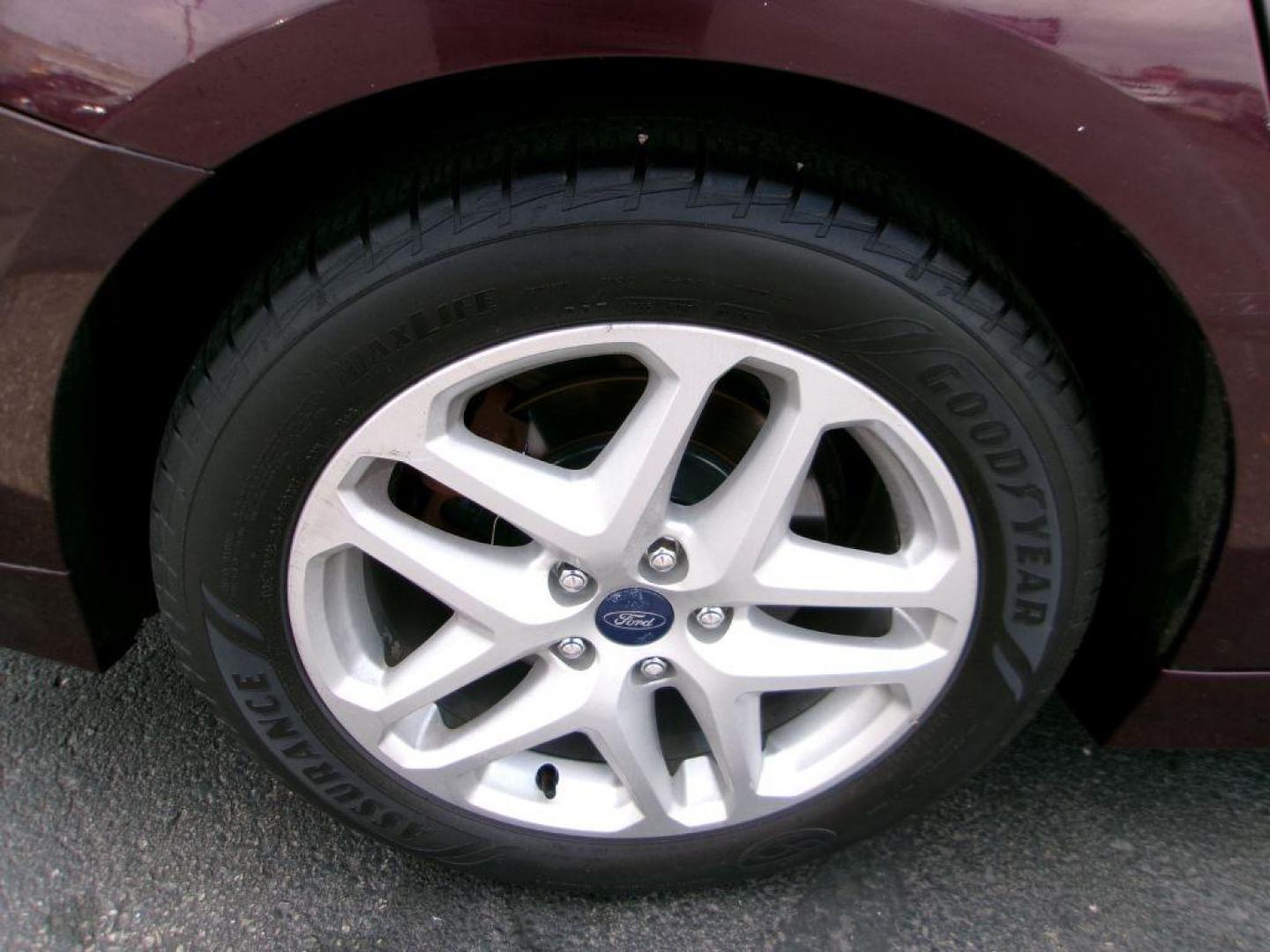 2013 RED FORD FUSION SE (3FA6P0H77DR) with an 2.5L engine, Automatic transmission, located at 501 E. Columbia St., Springfield, OH, 45503, (800) 262-7122, 39.925262, -83.801796 - ***1-Owner***SE***Moonroof***Only 86k Miles***Serviced and Detailed*** Jay North Auto has offered hand picked vehicles since 1965! Our customer's enjoy a NO pressure buying experience with a small town feel. All of our vehicles get fully inspected and detailed. We are a preferred dealer for many - Photo#19