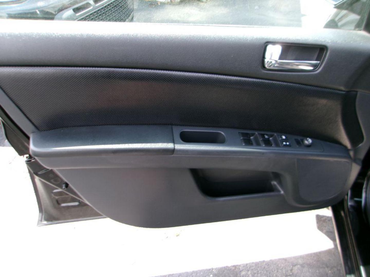 2010 BLACK NISSAN SENTRA 2.0 SL (3N1AB6AP6AL) with an 2.0L engine, Continuously Variable transmission, located at 501 E. Columbia St., Springfield, OH, 45503, (800) 262-7122, 39.925262, -83.801796 - *** Leather *** Moonroof *** 2.0L SL FWD *** Serviced and Detailed *** Well Maintained w/ 31 Service Records on Clean CarFax *** Very Clean *** Jay North Auto has offered hand picked vehicles since 1965! Our customer's enjoy a NO pressure buying experience with a small town feel. All of our ve - Photo#7