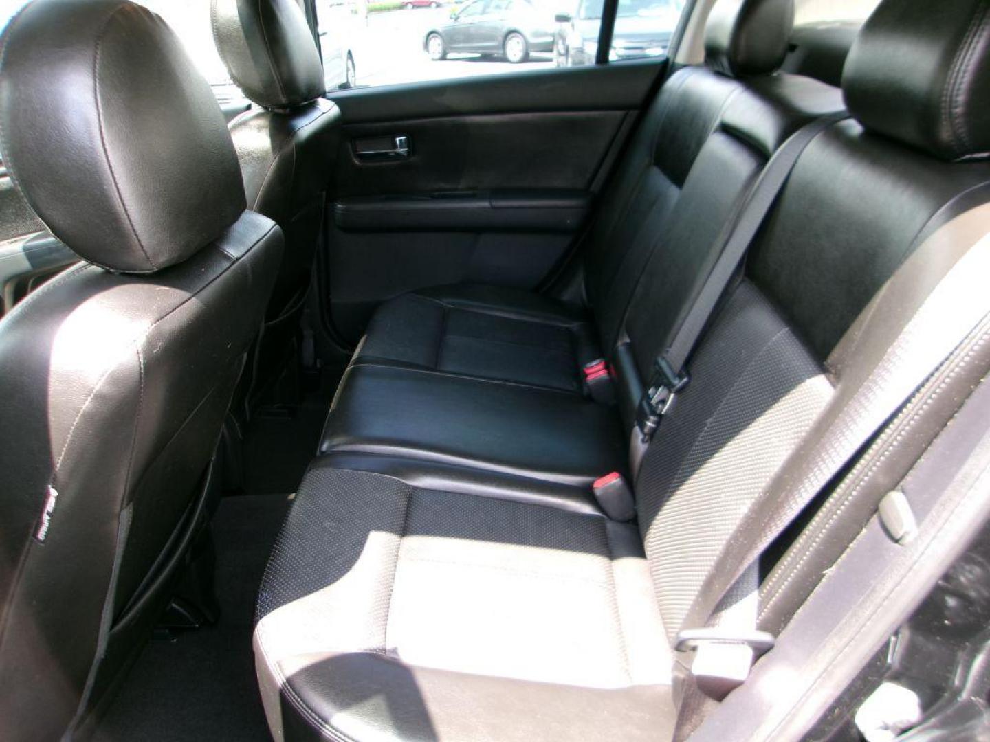 2010 BLACK NISSAN SENTRA 2.0 SL (3N1AB6AP6AL) with an 2.0L engine, Continuously Variable transmission, located at 501 E. Columbia St., Springfield, OH, 45503, (800) 262-7122, 39.925262, -83.801796 - *** Leather *** Moonroof *** 2.0L SL FWD *** Serviced and Detailed *** Well Maintained w/ 31 Service Records on Clean CarFax *** Very Clean *** Jay North Auto has offered hand picked vehicles since 1965! Our customer's enjoy a NO pressure buying experience with a small town feel. All of our ve - Photo#12