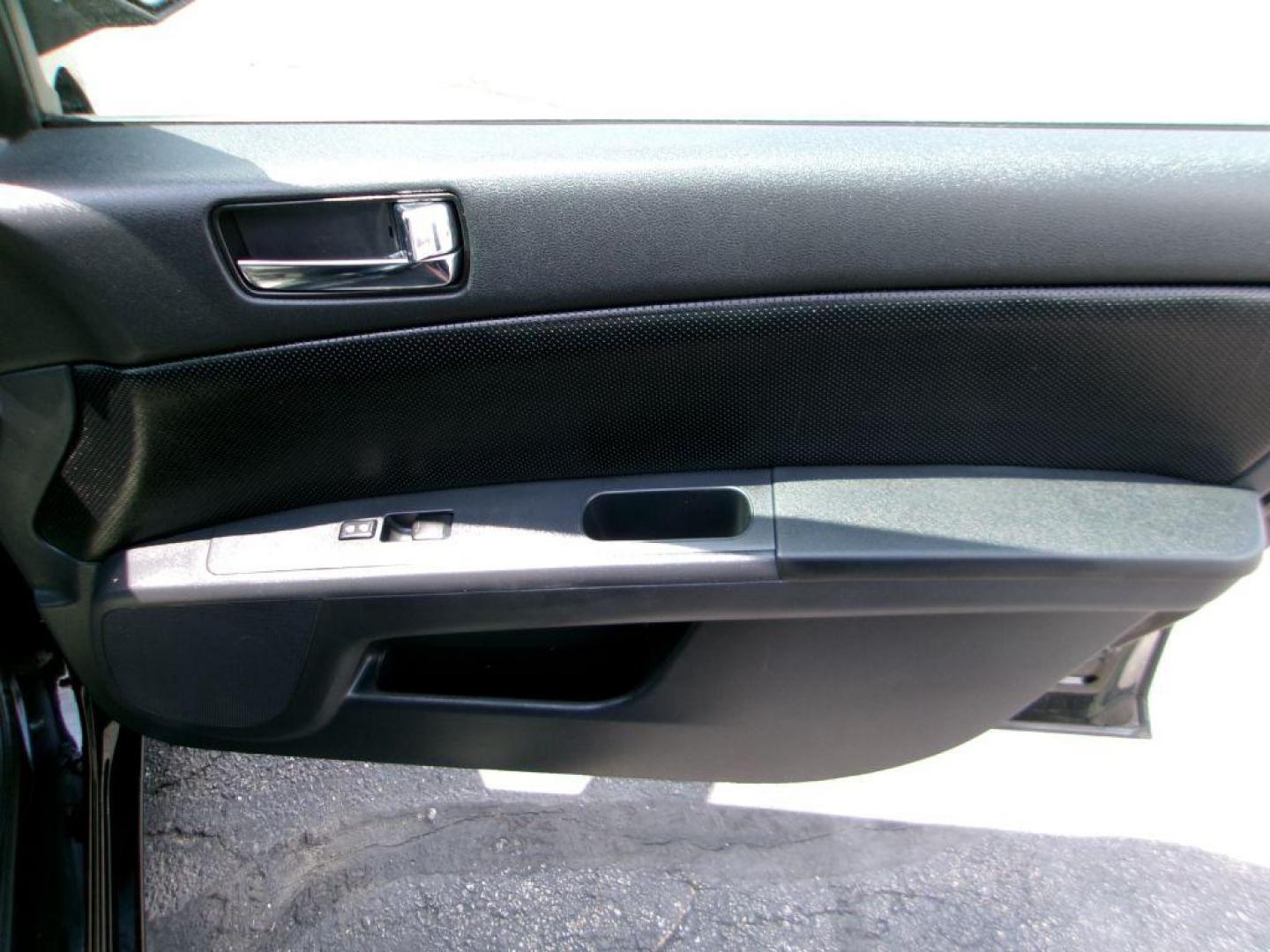 2010 BLACK NISSAN SENTRA 2.0 SL (3N1AB6AP6AL) with an 2.0L engine, Continuously Variable transmission, located at 501 E. Columbia St., Springfield, OH, 45503, (800) 262-7122, 39.925262, -83.801796 - *** Leather *** Moonroof *** 2.0L SL FWD *** Serviced and Detailed *** Well Maintained w/ 31 Service Records on Clean CarFax *** Very Clean *** Jay North Auto has offered hand picked vehicles since 1965! Our customer's enjoy a NO pressure buying experience with a small town feel. All of our ve - Photo#16