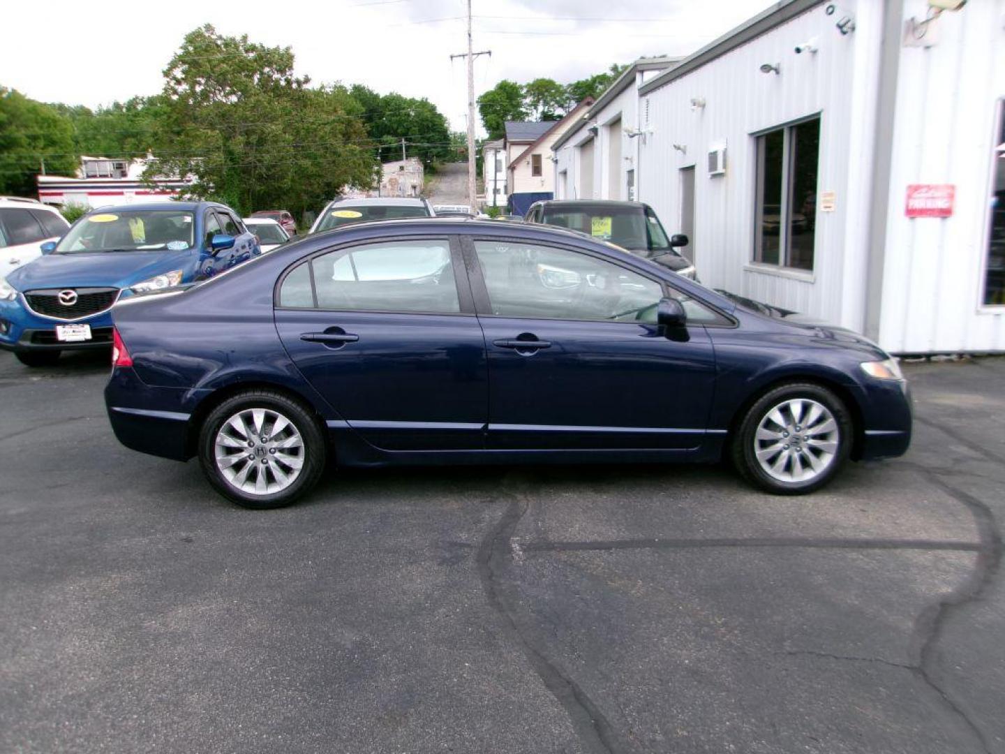 2011 BLUE HONDA CIVIC EXL (19XFA1F98BE) with an 1.8L engine, Automatic transmission, located at 501 E. Columbia St., Springfield, OH, 45503, (800) 262-7122, 39.925262, -83.801796 - ***New Front and Rear Pads and Rotors***New Battery***EXL***Leather Seating***Sunroof***Serviced and Detailed*** Jay North Auto has offered hand picked vehicles since 1965! Our customer's enjoy a NO pressure buying experience with a small town feel. All of our vehicles get fully inspected and de - Photo#2