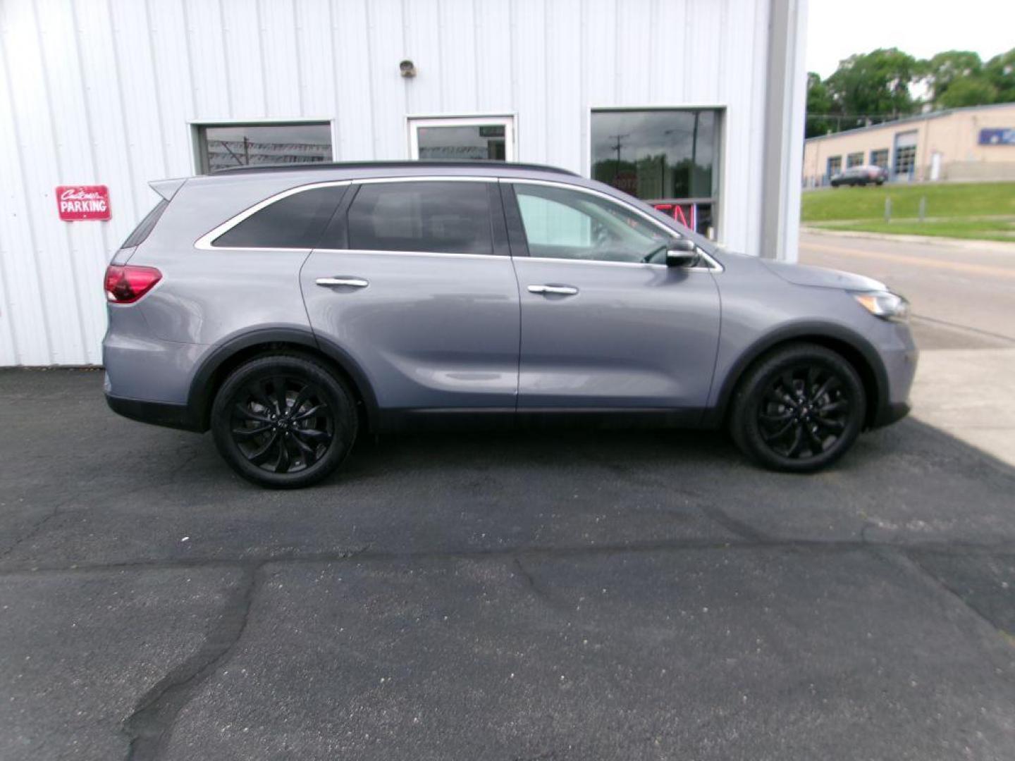 2020 GRAY KIA SORENTO S (5XYPG4A56LG) with an 3.3L engine, Automatic transmission, located at 501 E. Columbia St., Springfield, OH, 45503, (800) 262-7122, 39.925262, -83.801796 - ***1-Owner***New Front and Rear Brake Pads and Rotors***New Spark Plugs***3.3L V6***Serviced and Detailed*** Jay North Auto has offered hand picked vehicles since 1965! Our customer's enjoy a NO pressure buying experience with a small town feel. All of our vehicles get fully inspected and detail - Photo#2