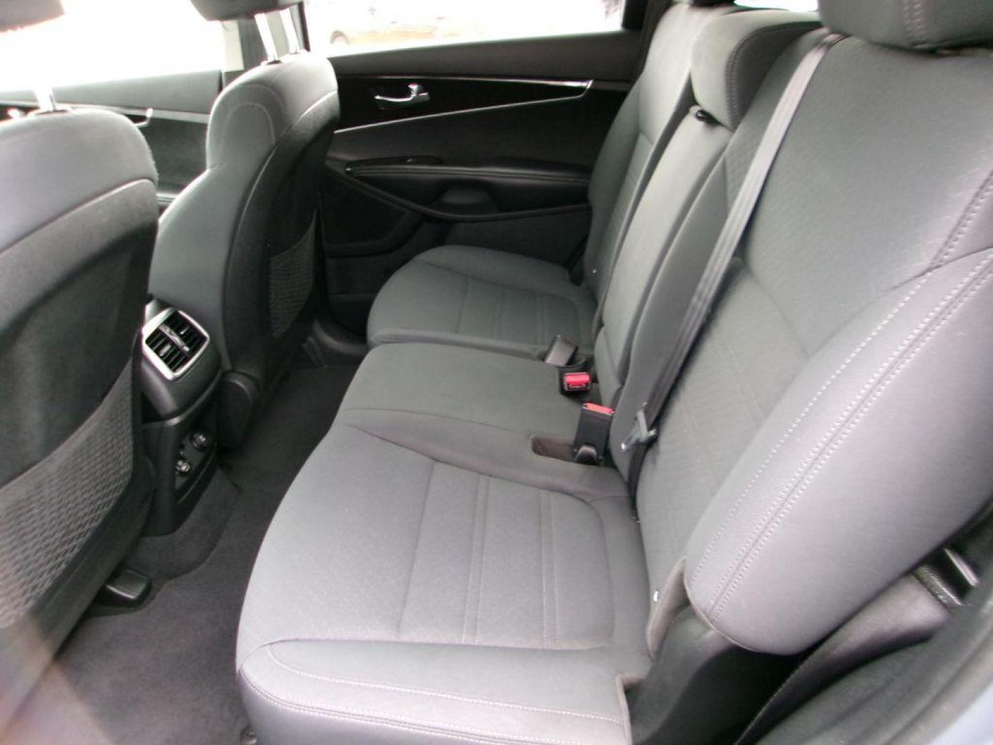 2020 GRAY KIA SORENTO S (5XYPG4A56LG) with an 3.3L engine, Automatic transmission, located at 501 E. Columbia St., Springfield, OH, 45503, (800) 262-7122, 39.925262, -83.801796 - ***1-Owner***New Front and Rear Brake Pads and Rotors***New Spark Plugs***3.3L V6***Serviced and Detailed*** Jay North Auto has offered hand picked vehicles since 1965! Our customer's enjoy a NO pressure buying experience with a small town feel. All of our vehicles get fully inspected and detail - Photo#11