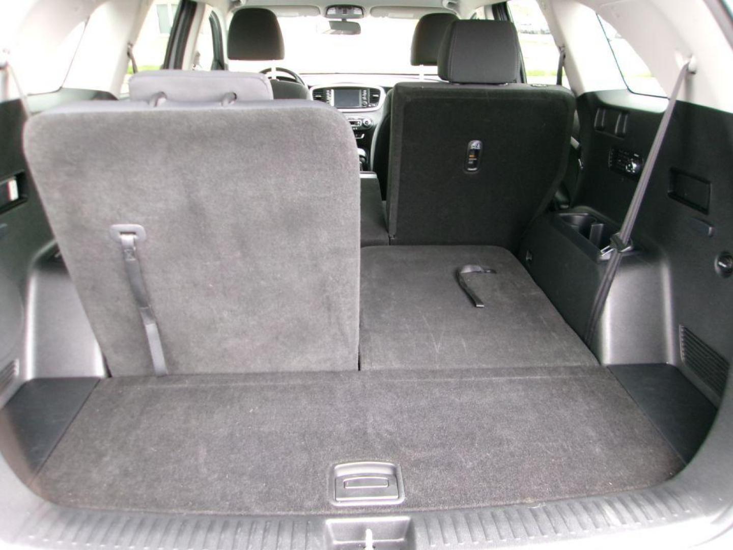 2020 GRAY KIA SORENTO S (5XYPG4A56LG) with an 3.3L engine, Automatic transmission, located at 501 E. Columbia St., Springfield, OH, 45503, (800) 262-7122, 39.925262, -83.801796 - ***1-Owner***New Front and Rear Brake Pads and Rotors***New Spark Plugs***3.3L V6***Serviced and Detailed*** Jay North Auto has offered hand picked vehicles since 1965! Our customer's enjoy a NO pressure buying experience with a small town feel. All of our vehicles get fully inspected and detail - Photo#13