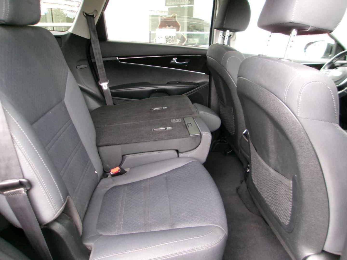 2020 GRAY KIA SORENTO S (5XYPG4A56LG) with an 3.3L engine, Automatic transmission, located at 501 E. Columbia St., Springfield, OH, 45503, (800) 262-7122, 39.925262, -83.801796 - ***1-Owner***New Front and Rear Brake Pads and Rotors***New Spark Plugs***3.3L V6***Serviced and Detailed*** Jay North Auto has offered hand picked vehicles since 1965! Our customer's enjoy a NO pressure buying experience with a small town feel. All of our vehicles get fully inspected and detail - Photo#15