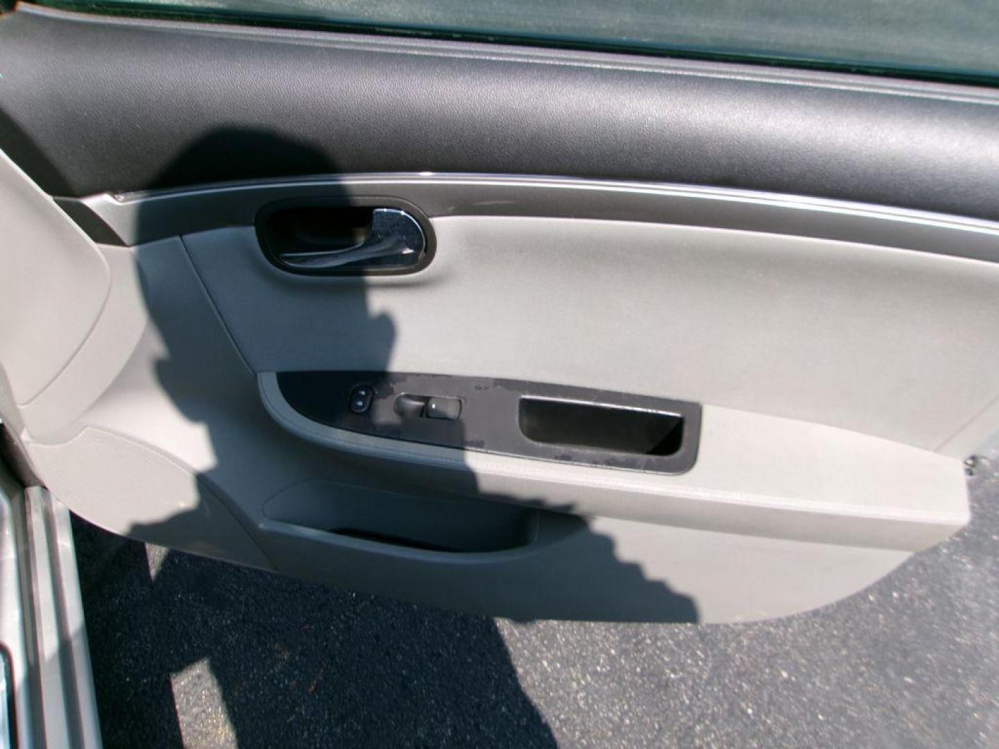 2007 SILVER SATURN AURA XE (1G8ZS57N97F) with an 3.5L engine, Automatic transmission, located at 501 E. Columbia St., Springfield, OH, 45503, (800) 262-7122, 39.925262, -83.801796 - ***Local Trade***Clean Carfax***New Tires***New Front and Rear Break Pads and Rotors***Leather Seating***Sunroof***Serviced and Detailed*** Jay North Auto has offered hand picked vehicles since 1965! Our customer's enjoy a NO pressure buying experience with a small town feel. All of our vehicles - Photo#16