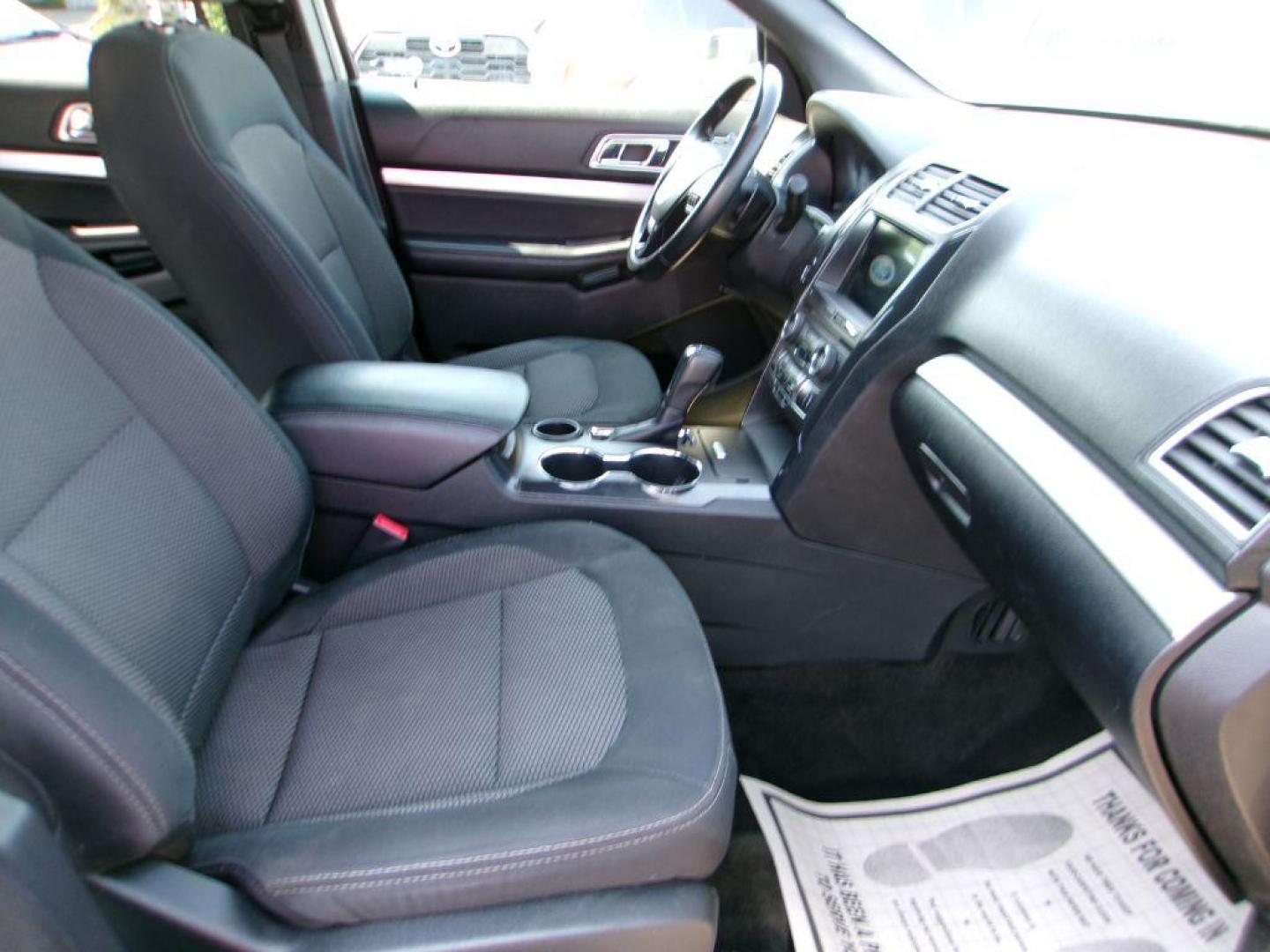2017 GOLD FORD EXPLORER XLT (1FM5K7D85HG) with an 3.5L engine, Automatic transmission, located at 501 E. Columbia St., Springfield, OH, 45503, (800) 262-7122, 39.925262, -83.801796 - Photo#17