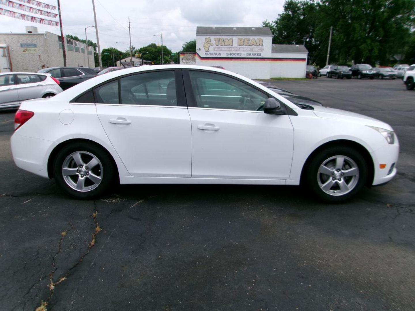 2014 WHITE CHEVROLET CRUZE LT (1G1PC5SB9E7) with an 1.4L engine, Automatic transmission, located at 501 E. Columbia St., Springfield, OH, 45503, (800) 262-7122, 39.925262, -83.801796 - *** New Tires *** New Pads and Rotors *** Serviced and Detailed *** LT *** Back Up Camera *** Remote Start *** Jay North Auto has offered hand picked vehicles since 1965! Our customer's enjoy a NO pressure buying experience with a small town feel. All of our vehicles get fully inspected and det - Photo#1