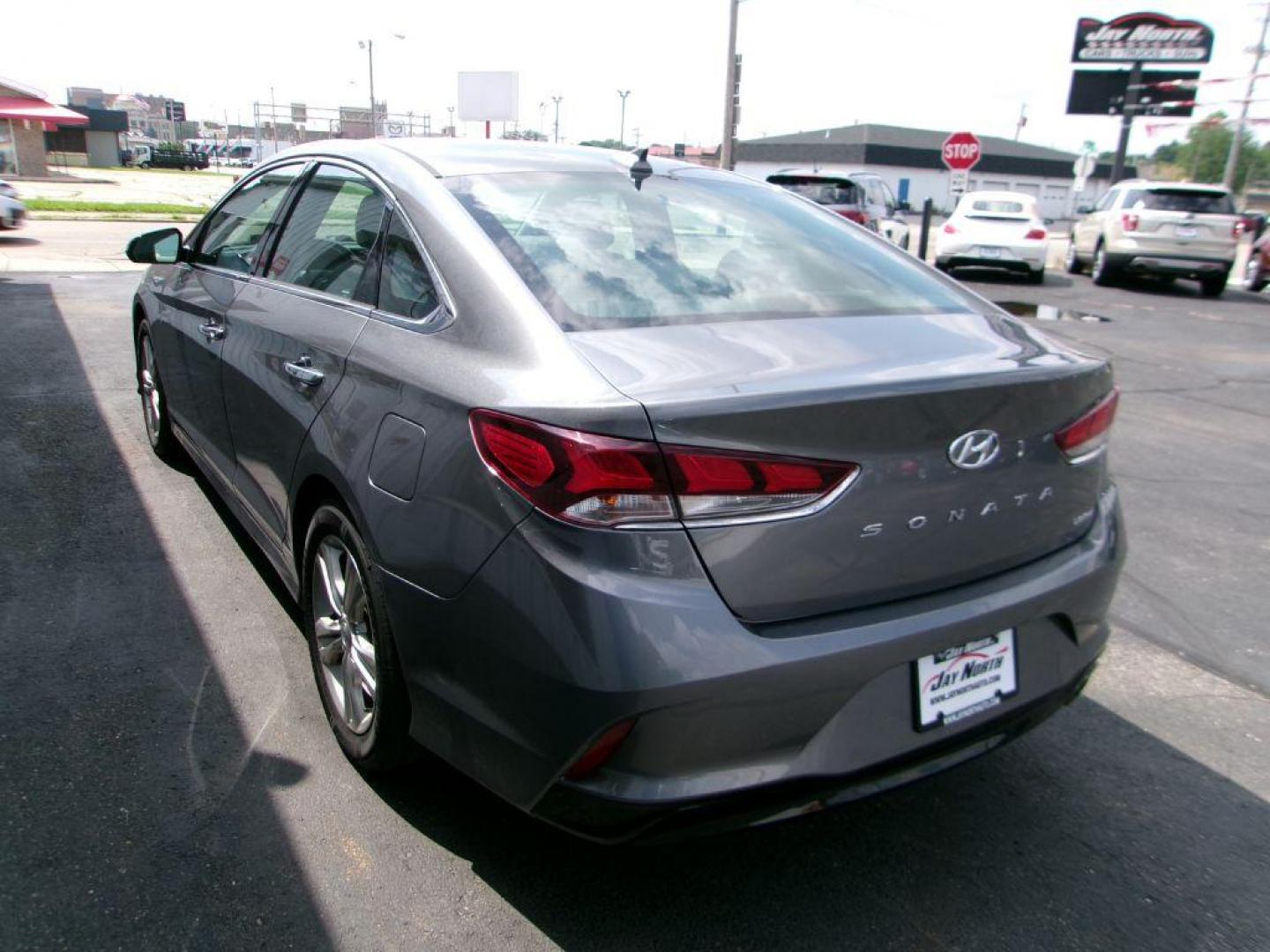 2019 GRAY HYUNDAI SONATA LIMITED (5NPE34AF0KH) with an 2.4L engine, Automatic transmission, located at 501 E. Columbia St., Springfield, OH, 45503, (800) 262-7122, 39.925262, -83.801796 - ***Clean Carfax***Limited***Heated and Cooled Seats***Sunroof***Blind Spot***Apple and Android Auto***Serviced and Datailed*** Jay North Auto has offered hand picked vehicles since 1965! Our customer's enjoy a NO pressure buying experience with a small town feel. All of our vehicles get fully in - Photo#4