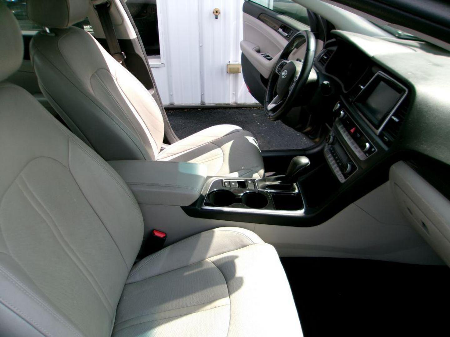2019 GRAY HYUNDAI SONATA LIMITED (5NPE34AF0KH) with an 2.4L engine, Automatic transmission, located at 501 E. Columbia St., Springfield, OH, 45503, (800) 262-7122, 39.925262, -83.801796 - ***Clean Carfax***Limited***Heated and Cooled Seats***Sunroof***Blind Spot***Apple and Android Auto***Serviced and Datailed*** Jay North Auto has offered hand picked vehicles since 1965! Our customer's enjoy a NO pressure buying experience with a small town feel. All of our vehicles get fully in - Photo#17