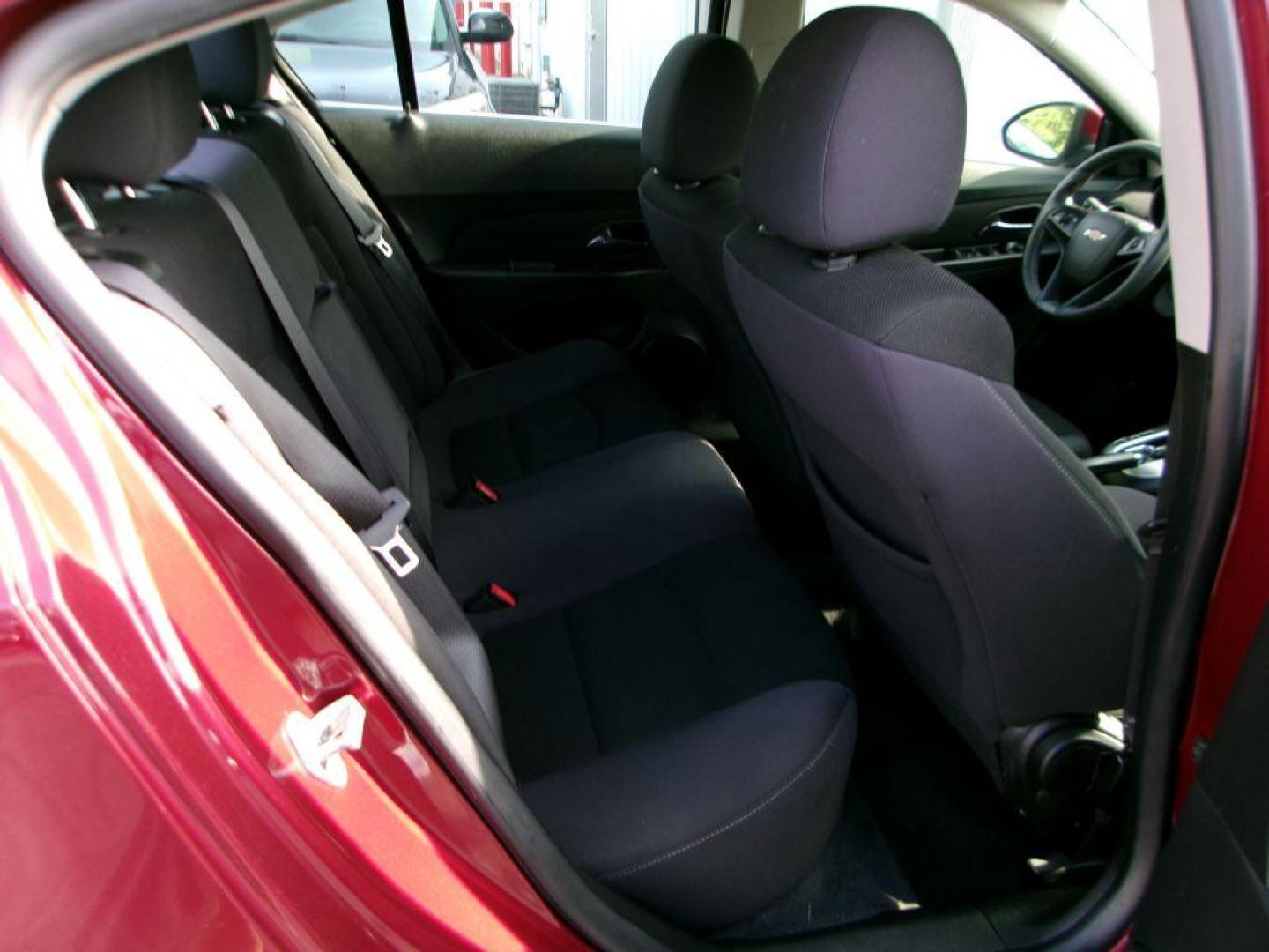 2015 RED CHEVROLET CRUZE LT (1G1PC5SB4F7) with an 1.4L engine, Automatic transmission, located at 501 E. Columbia St., Springfield, OH, 45503, (800) 262-7122, 39.925262, -83.801796 - Photo#11