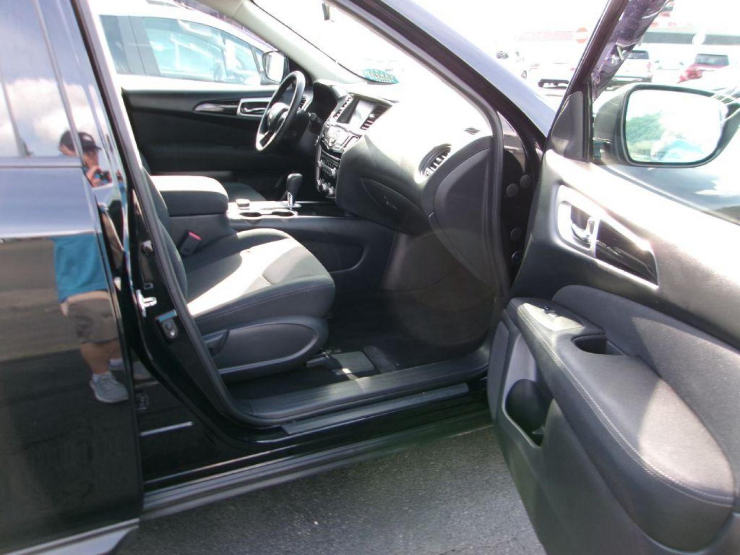 2017 BLACK NISSAN PATHFINDER S (5N1DR2MM1HC) with an 3.5L engine, Continuously Variable transmission, located at 501 E. Columbia St., Springfield, OH, 45503, (800) 262-7122, 39.925262, -83.801796 - *** New Tires *** V6 4x4 *** Third row seating *** New Brakes *** Serviced and Detailed *** Jay North Auto has offered hand picked vehicles since 1965! Our customer's enjoy a NO pressure buying experience with a small town feel. All of our vehicles get fully inspected and detailed. We are a pref - Photo#15
