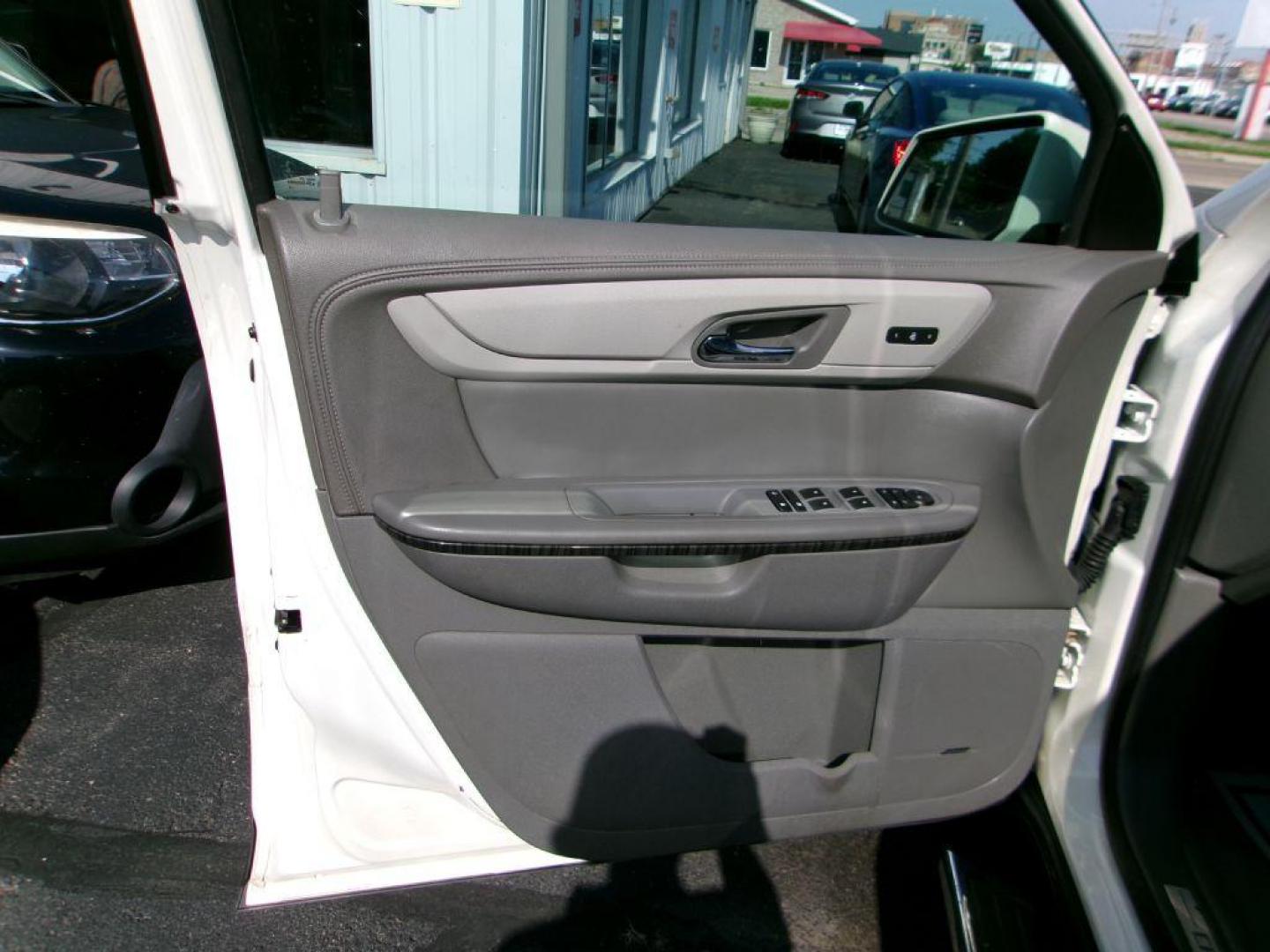 2014 WHITE CHEVROLET TRAVERSE LTZ (1GNKVJKD1EJ) with an 3.6L engine, Automatic transmission, located at 501 E. Columbia St., Springfield, OH, 45503, (800) 262-7122, 39.925262, -83.801796 - ***1-Owner***Clean Carfax***AWD***LTZ***Heated Leather Seating***3.6L V6***3rd Row Seating***Serviced and Detailed*** Jay North Auto has offered hand picked vehicles since 1965! Our customer's enjoy a NO pressure buying experience with a small town feel. All of our vehicles get fully inspected - Photo#7