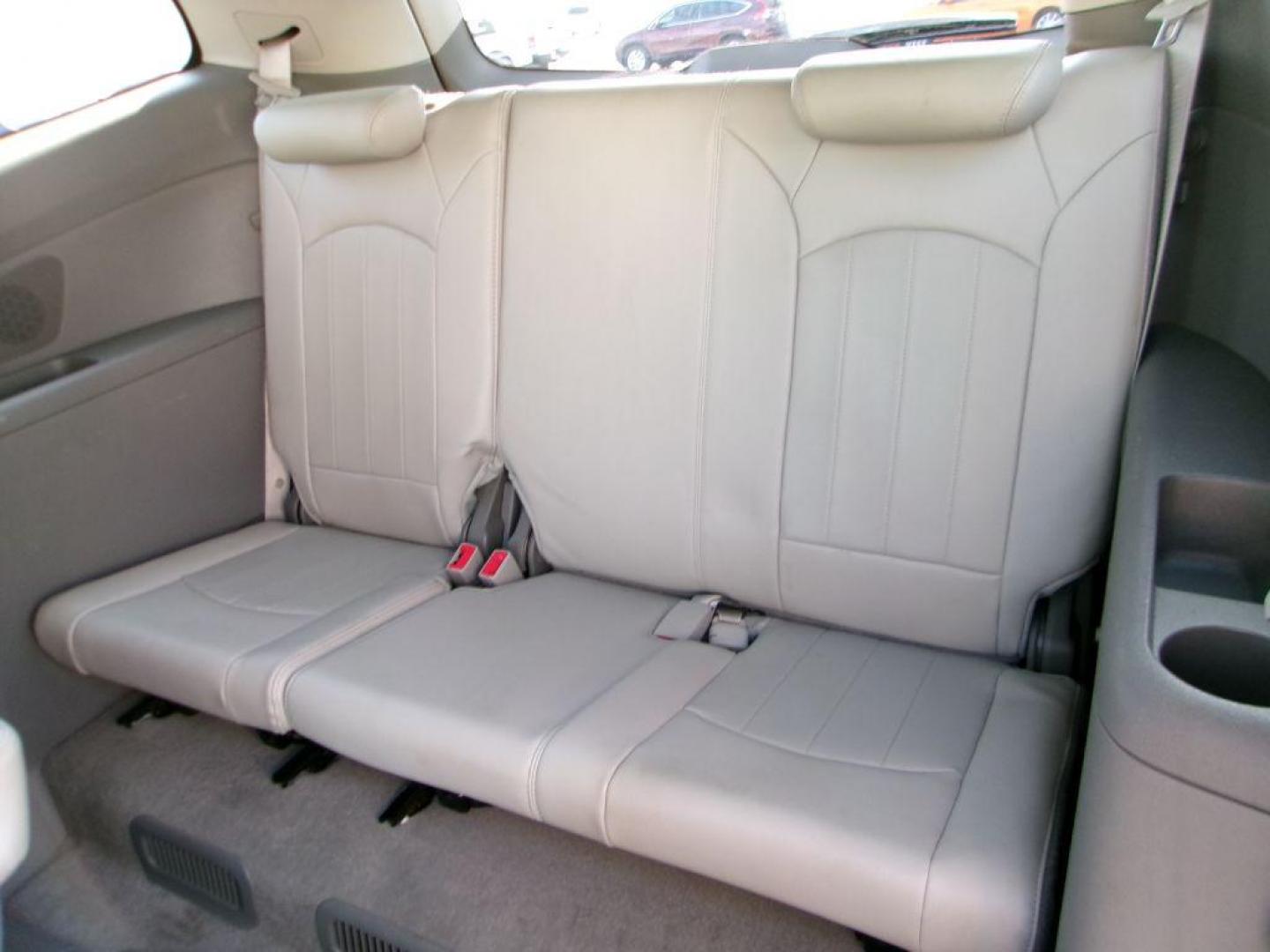 2014 WHITE CHEVROLET TRAVERSE LTZ (1GNKVJKD1EJ) with an 3.6L engine, Automatic transmission, located at 501 E. Columbia St., Springfield, OH, 45503, (800) 262-7122, 39.925262, -83.801796 - ***1-Owner***Clean Carfax***AWD***LTZ***Heated Leather Seating***3.6L V6***3rd Row Seating***Serviced and Detailed*** Jay North Auto has offered hand picked vehicles since 1965! Our customer's enjoy a NO pressure buying experience with a small town feel. All of our vehicles get fully inspected - Photo#14