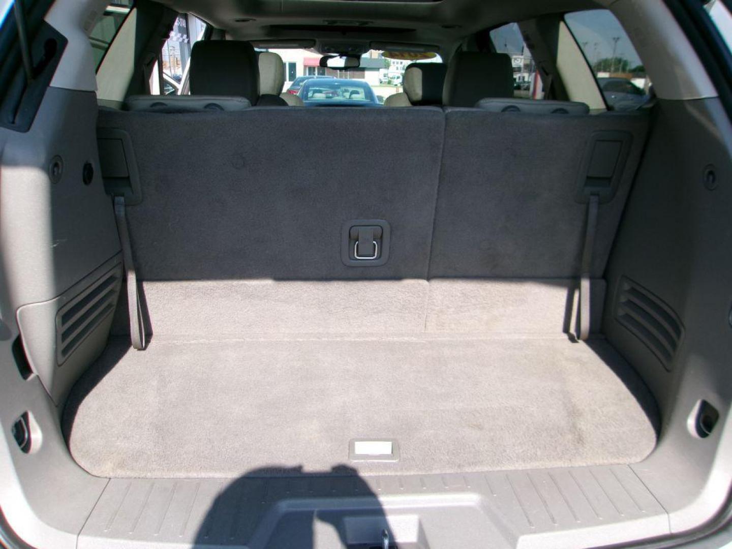 2014 WHITE CHEVROLET TRAVERSE LTZ (1GNKVJKD1EJ) with an 3.6L engine, Automatic transmission, located at 501 E. Columbia St., Springfield, OH, 45503, (800) 262-7122, 39.925262, -83.801796 - ***1-Owner***Clean Carfax***AWD***LTZ***Heated Leather Seating***3.6L V6***3rd Row Seating***Serviced and Detailed*** Jay North Auto has offered hand picked vehicles since 1965! Our customer's enjoy a NO pressure buying experience with a small town feel. All of our vehicles get fully inspected - Photo#15