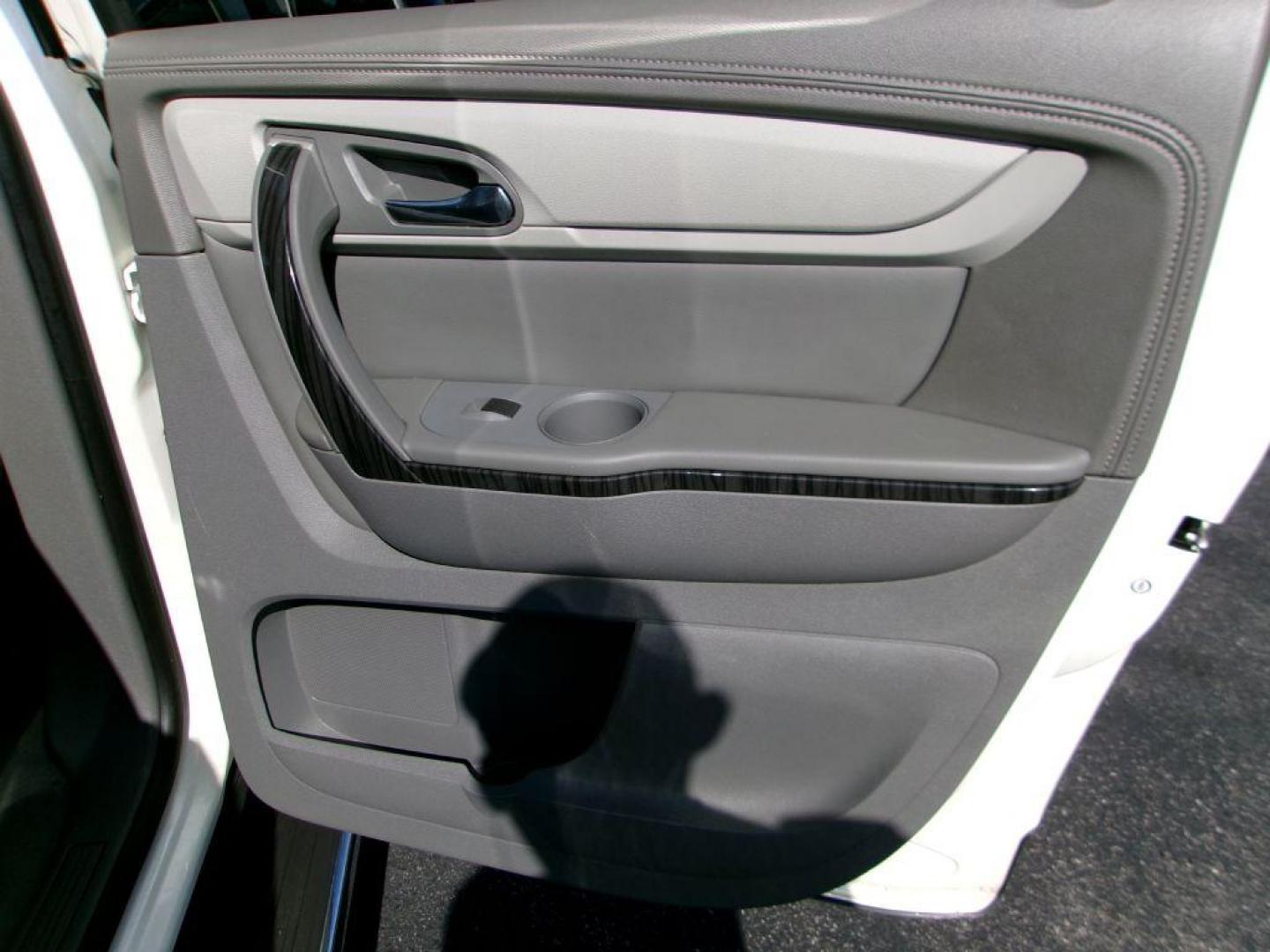 2014 WHITE CHEVROLET TRAVERSE LTZ (1GNKVJKD1EJ) with an 3.6L engine, Automatic transmission, located at 501 E. Columbia St., Springfield, OH, 45503, (800) 262-7122, 39.925262, -83.801796 - ***1-Owner***Clean Carfax***AWD***LTZ***Heated Leather Seating***3.6L V6***3rd Row Seating***Serviced and Detailed*** Jay North Auto has offered hand picked vehicles since 1965! Our customer's enjoy a NO pressure buying experience with a small town feel. All of our vehicles get fully inspected - Photo#17