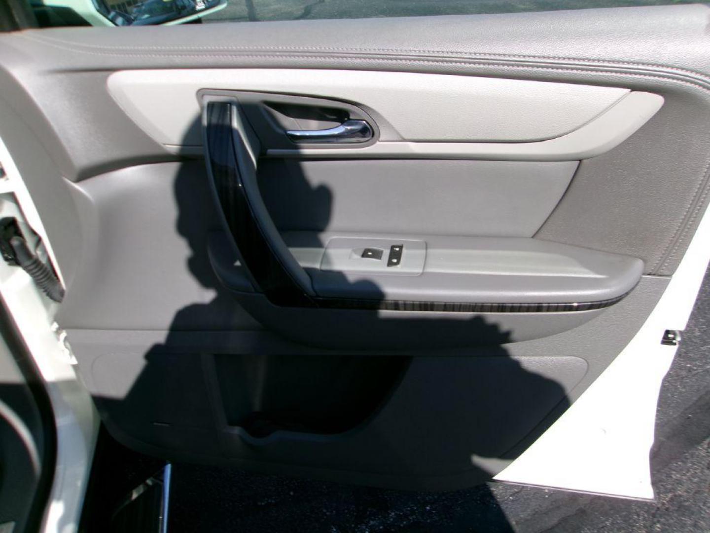 2014 WHITE CHEVROLET TRAVERSE LTZ (1GNKVJKD1EJ) with an 3.6L engine, Automatic transmission, located at 501 E. Columbia St., Springfield, OH, 45503, (800) 262-7122, 39.925262, -83.801796 - ***1-Owner***Clean Carfax***AWD***LTZ***Heated Leather Seating***3.6L V6***3rd Row Seating***Serviced and Detailed*** Jay North Auto has offered hand picked vehicles since 1965! Our customer's enjoy a NO pressure buying experience with a small town feel. All of our vehicles get fully inspected - Photo#19