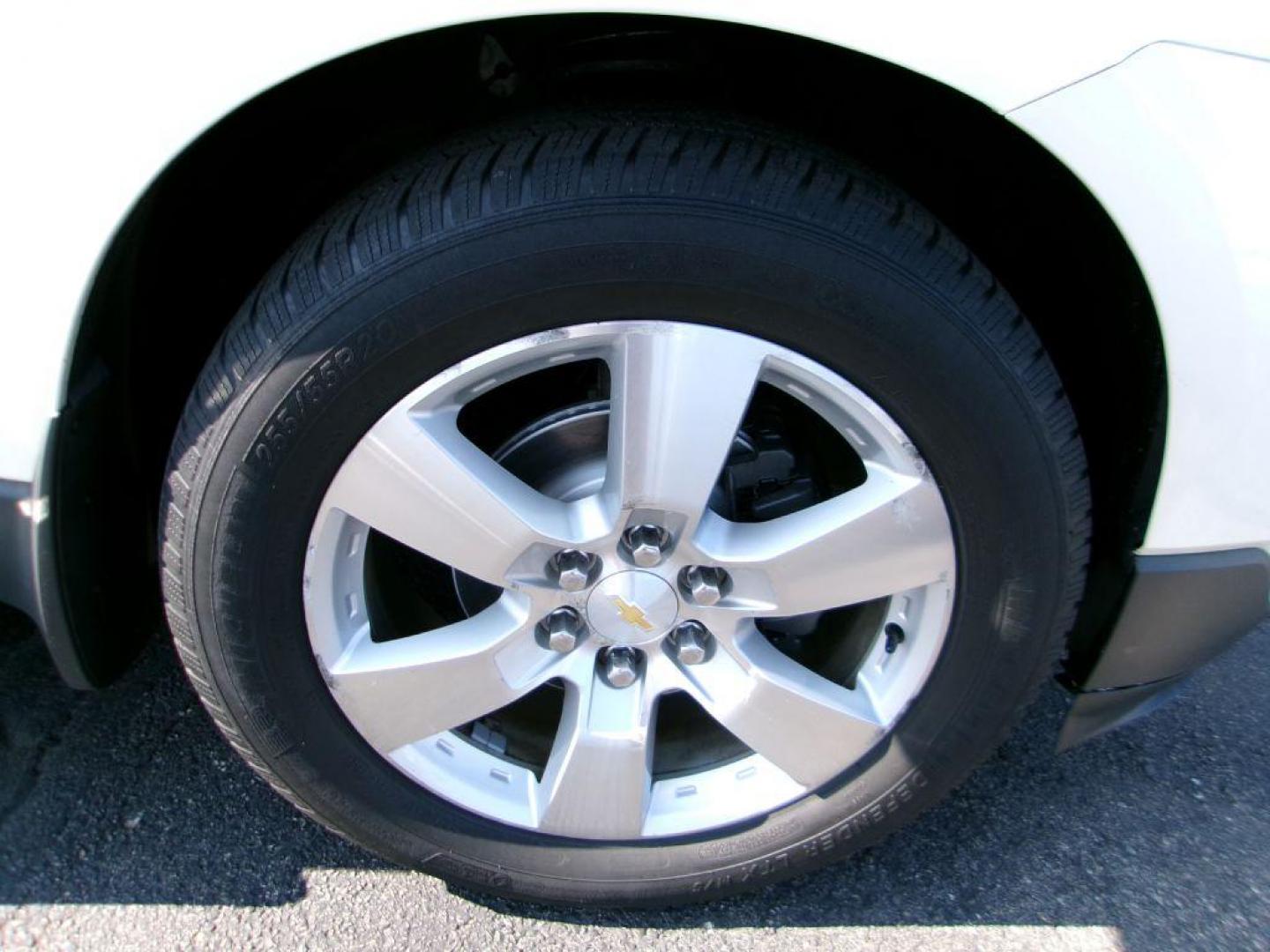 2014 WHITE CHEVROLET TRAVERSE LTZ (1GNKVJKD1EJ) with an 3.6L engine, Automatic transmission, located at 501 E. Columbia St., Springfield, OH, 45503, (800) 262-7122, 39.925262, -83.801796 - ***1-Owner***Clean Carfax***AWD***LTZ***Heated Leather Seating***3.6L V6***3rd Row Seating***Serviced and Detailed*** Jay North Auto has offered hand picked vehicles since 1965! Our customer's enjoy a NO pressure buying experience with a small town feel. All of our vehicles get fully inspected - Photo#22