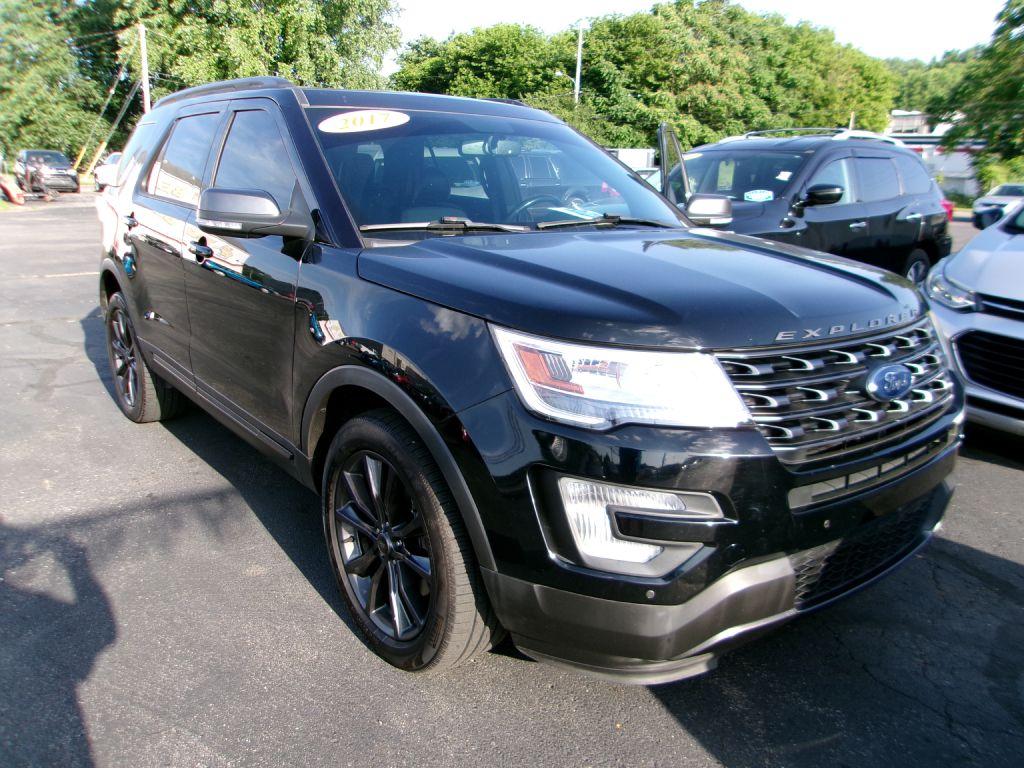 photo of 2017 FORD EXPLORER XLT
