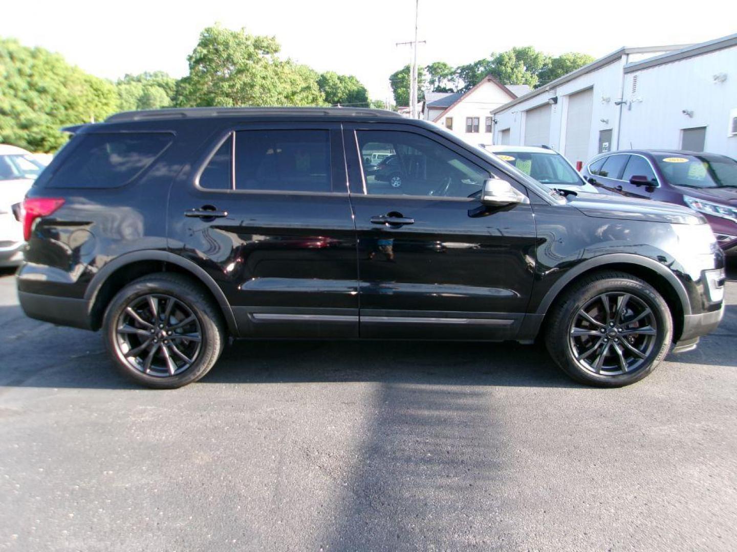 2017 BLACK FORD EXPLORER XLT (1FM5K8D82HG) with an 3.5L engine, Automatic transmission, located at 501 E. Columbia St., Springfield, OH, 45503, (800) 262-7122, 39.925262, -83.801796 - *** LOADED XLT SPORT *** 3.5L V6 *** 4wd *** Premium Audio w/9 Speakers *** Leather *** Twin Panel Moonroof *** Sport App PKG *** 20'' Magnetic Wheels *** Blind Spot *** 26 Service Records on Clean CarFax *** Jay North Auto has offered hand picked vehicles since 1965! Our customer's enjoy a NO p - Photo#1
