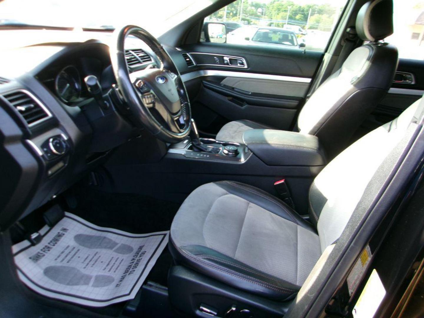 2017 BLACK FORD EXPLORER XLT (1FM5K8D82HG) with an 3.5L engine, Automatic transmission, located at 501 E. Columbia St., Springfield, OH, 45503, (800) 262-7122, 39.925262, -83.801796 - *** LOADED XLT SPORT *** 3.5L V6 *** 4wd *** Premium Audio w/9 Speakers *** Leather *** Twin Panel Moonroof *** Sport App PKG *** 20'' Magnetic Wheels *** Blind Spot *** 26 Service Records on Clean CarFax *** Jay North Auto has offered hand picked vehicles since 1965! Our customer's enjoy a NO p - Photo#12