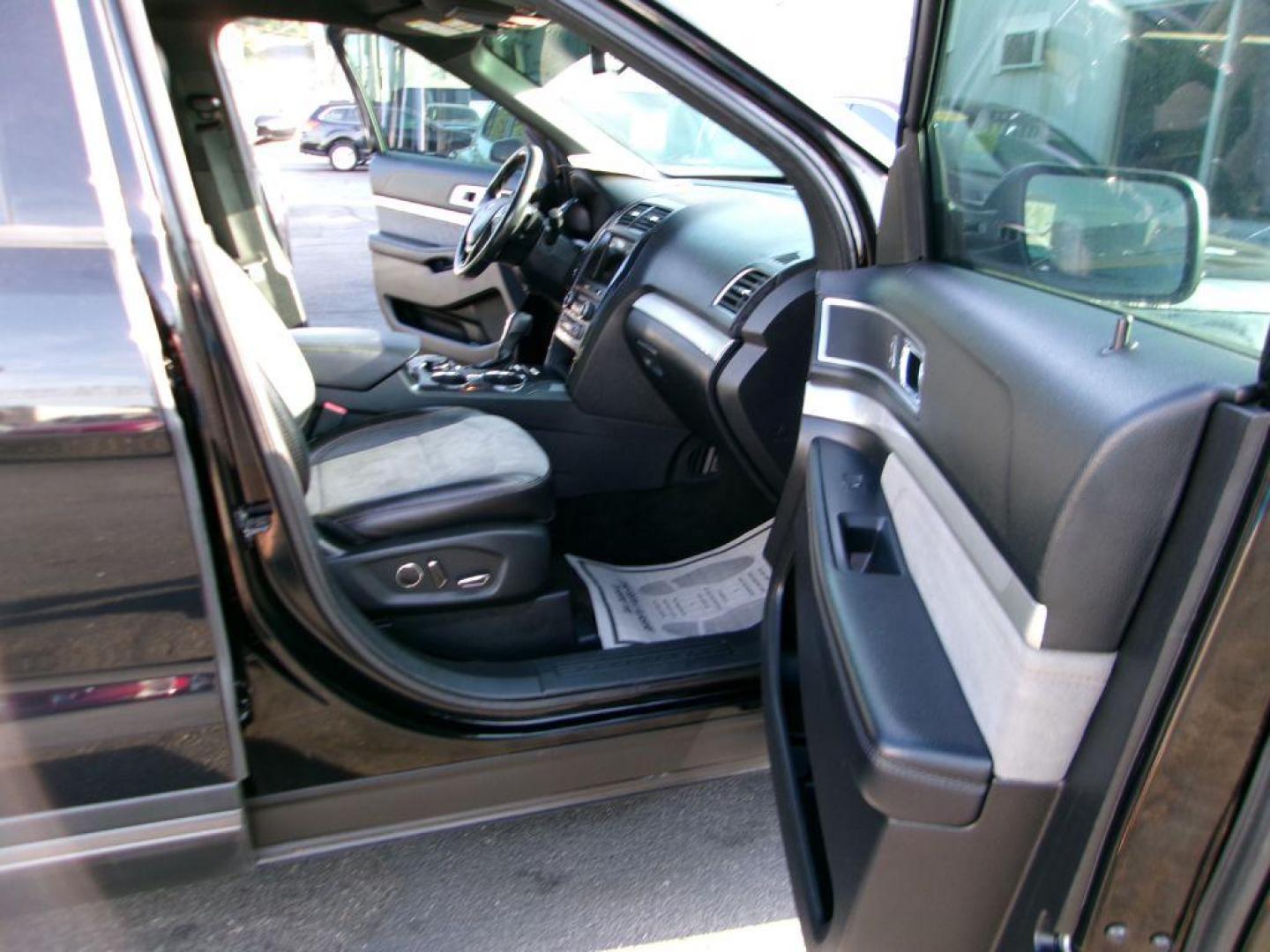2017 BLACK FORD EXPLORER XLT (1FM5K8D82HG) with an 3.5L engine, Automatic transmission, located at 501 E. Columbia St., Springfield, OH, 45503, (800) 262-7122, 39.925262, -83.801796 - *** LOADED XLT SPORT *** 3.5L V6 *** 4wd *** Premium Audio w/9 Speakers *** Leather *** Twin Panel Moonroof *** Sport App PKG *** 20'' Magnetic Wheels *** Blind Spot *** 26 Service Records on Clean CarFax *** Jay North Auto has offered hand picked vehicles since 1965! Our customer's enjoy a NO p - Photo#16