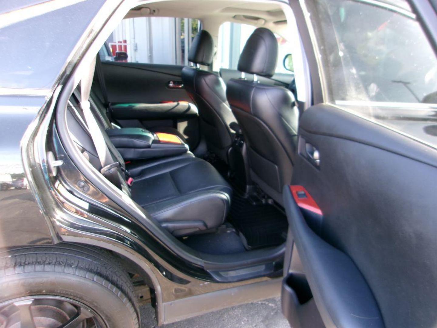 2011 BLACK LEXUS RX 350 (2T2BK1BA7BC) with an 3.5L engine, Automatic transmission, located at 501 E. Columbia St., Springfield, OH, 45503, (800) 262-7122, 39.925262, -83.801796 - *** 1 owner *** 3.5L V6 *** AWD *** Moonroof *** Premium Audio *** Heated and Cooled Seats *** Jay North Auto has offered hand picked vehicles since 1965! Our customer's enjoy a NO pressure buying experience with a small town feel. All of our vehicles get fully inspected and detailed. We are a - Photo#14