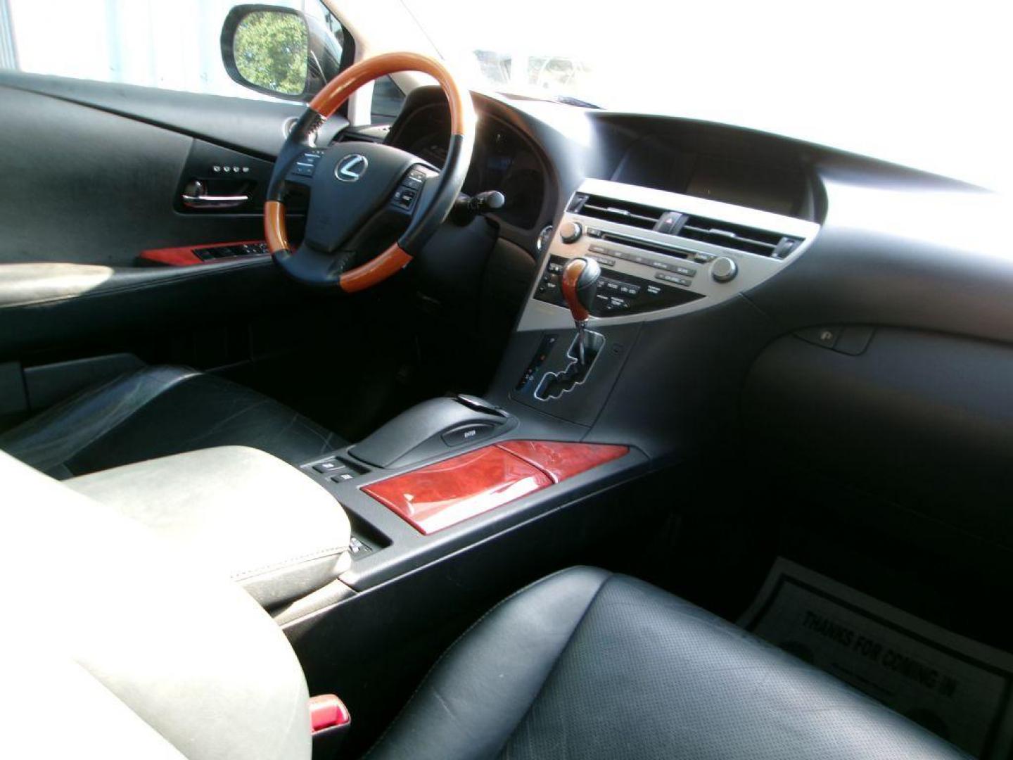 2011 BLACK LEXUS RX 350 (2T2BK1BA7BC) with an 3.5L engine, Automatic transmission, located at 501 E. Columbia St., Springfield, OH, 45503, (800) 262-7122, 39.925262, -83.801796 - *** 1 owner *** 3.5L V6 *** AWD *** Moonroof *** Premium Audio *** Heated and Cooled Seats *** Jay North Auto has offered hand picked vehicles since 1965! Our customer's enjoy a NO pressure buying experience with a small town feel. All of our vehicles get fully inspected and detailed. We are a - Photo#15