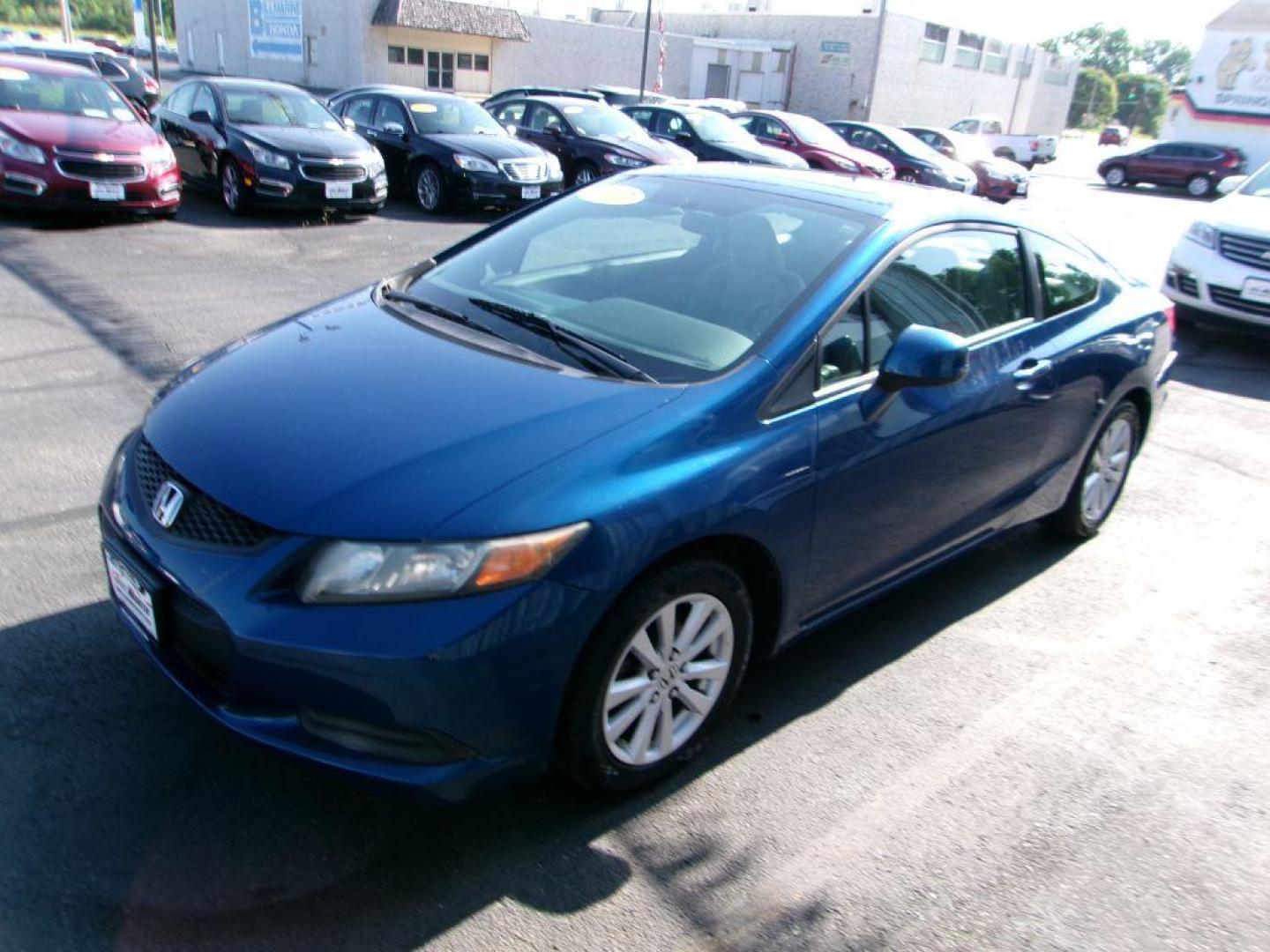 2012 BLUE HONDA CIVIC EX (2HGFG3B88CH) with an 1.8L engine, Automatic transmission, located at 501 E. Columbia St., Springfield, OH, 45503, (800) 262-7122, 39.925262, -83.801796 - ***1-Owner***New Tires***New Rear Brake Pads and Rotors***Sunroof***EX***Serviced and Detailed*** Jay North Auto has offered hand picked vehicles since 1965! Our customer's enjoy a NO pressure buying experience with a small town feel. All of our vehicles get fully inspected and detailed. We are - Photo#6