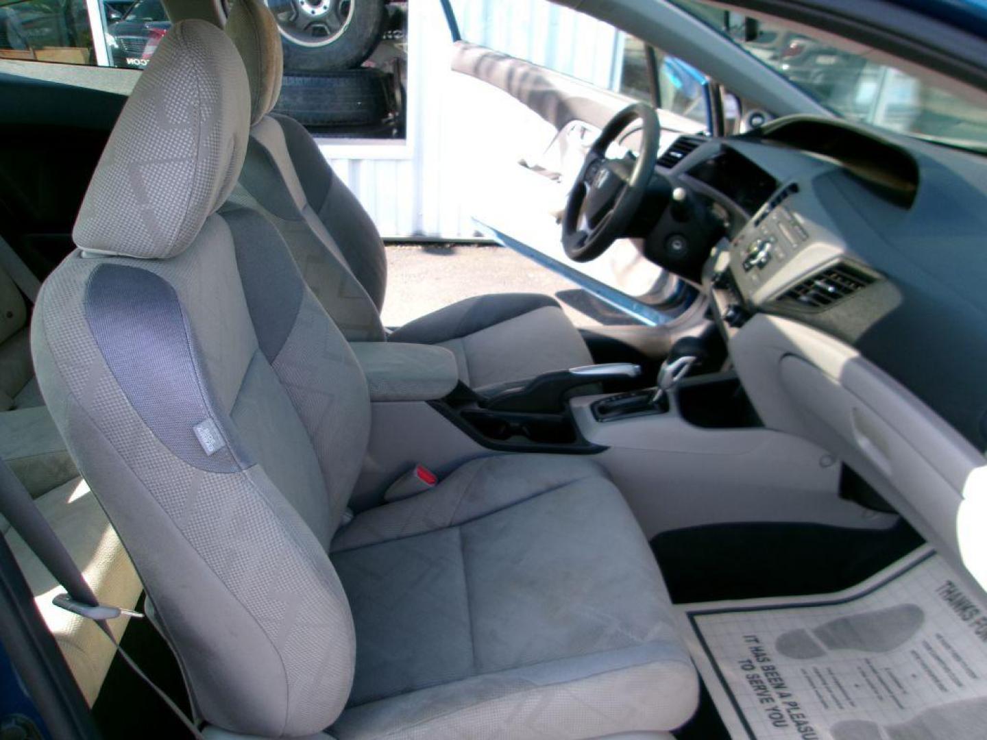 2012 BLUE HONDA CIVIC EX (2HGFG3B88CH) with an 1.8L engine, Automatic transmission, located at 501 E. Columbia St., Springfield, OH, 45503, (800) 262-7122, 39.925262, -83.801796 - ***1-Owner***New Tires***New Rear Brake Pads and Rotors***Sunroof***EX***Serviced and Detailed*** Jay North Auto has offered hand picked vehicles since 1965! Our customer's enjoy a NO pressure buying experience with a small town feel. All of our vehicles get fully inspected and detailed. We are - Photo#14