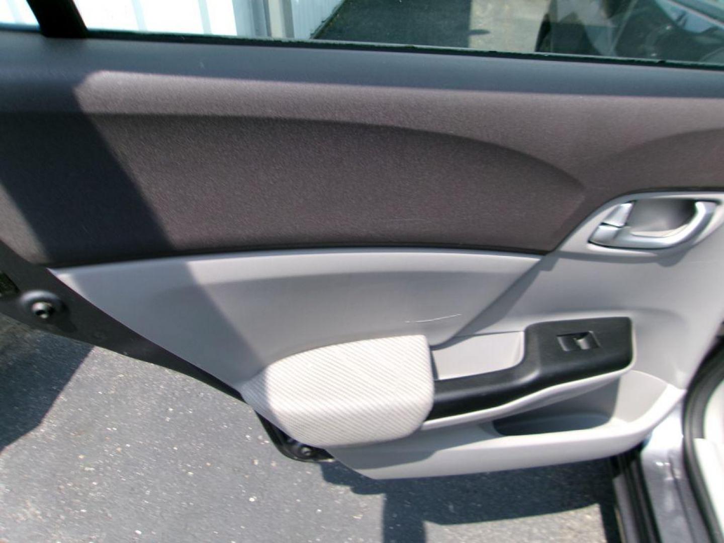2012 GRAY HONDA CIVIC EX (19XFB2F82CE) with an 1.8L engine, Automatic transmission, located at 501 E. Columbia St., Springfield, OH, 45503, (800) 262-7122, 39.925262, -83.801796 - ***EX***Sunroof***Like New Tires***Serviced and Detailed*** Jay North Auto has offered hand picked vehicles since 1965! Our customer's enjoy a NO pressure buying experience with a small town feel. All of our vehicles get fully inspected and detailed. We are a preferred dealer for many local cr - Photo#11