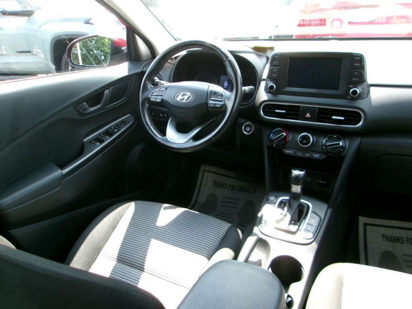 2019 RED HYUNDAI KONA SEL (KM8K62AA5KU) with an 2.0L engine, Automatic transmission, located at 501 E. Columbia St., Springfield, OH, 45503, (800) 262-7122, 39.925262, -83.801796 - *** New Tires *** 1 Owner w/ Clean Car Fax and 21 Service Records *** Moonroof *** Infinity Audio *** New Brakes *** Serviced and Detailed *** 17'' Alloy Wheels and 215/55R17 Tires Automatic On/Off Headlights; LED Daytime Running Lights Bodycolor Rear Spoiler w/ Brake Light; Roof Side Ra - Photo#16