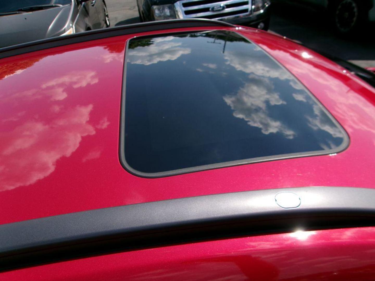 2019 RED HYUNDAI KONA SEL (KM8K62AA5KU) with an 2.0L engine, Automatic transmission, located at 501 E. Columbia St., Springfield, OH, 45503, (800) 262-7122, 39.925262, -83.801796 - *** New Tires *** 1 Owner w/ Clean Car Fax and 21 Service Records *** Moonroof *** Infinity Audio *** New Brakes *** Serviced and Detailed *** 17'' Alloy Wheels and 215/55R17 Tires Automatic On/Off Headlights; LED Daytime Running Lights Bodycolor Rear Spoiler w/ Brake Light; Roof Side Ra - Photo#17
