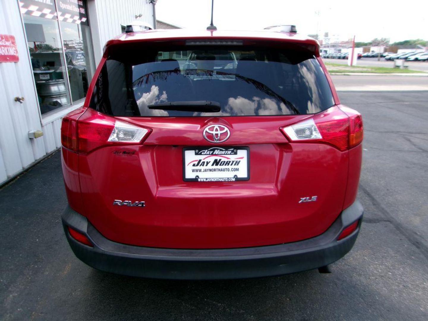 2015 RED TOYOTA RAV4 XLE (JTMWFREV9FD) with an 2.5L engine, Automatic transmission, located at 501 E. Columbia St., Springfield, OH, 45503, (800) 262-7122, 39.925262, -83.801796 - Photo#4