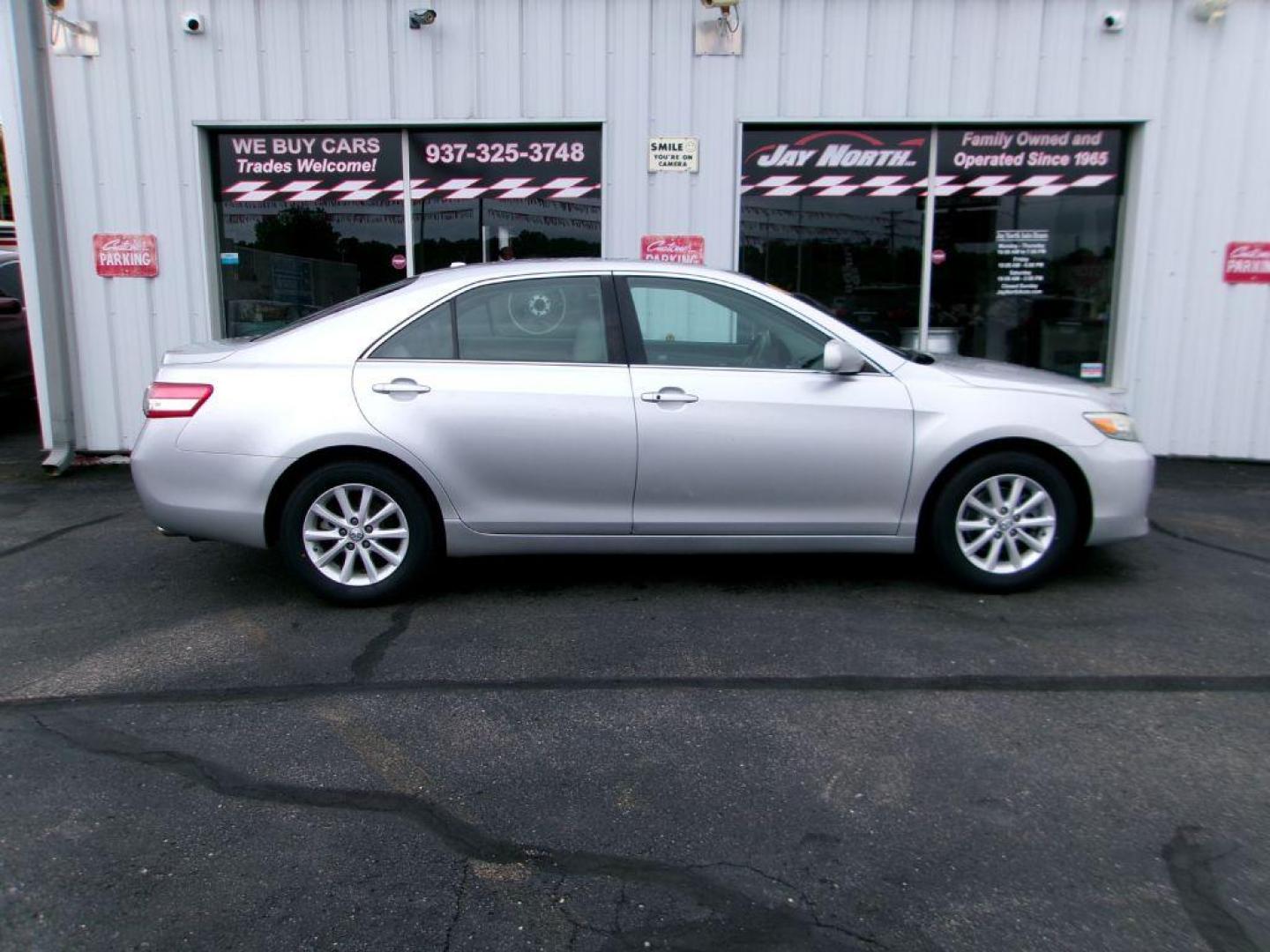 2011 SILVER TOYOTA CAMRY XLE (4T4BF3EK6BR) with an 2.5L engine, Automatic transmission, located at 501 E. Columbia St., Springfield, OH, 45503, (800) 262-7122, 39.925262, -83.801796 - *** New Tires *** Leather *** Moonroof *** XLE *** FWD 2.5L *** Serviced and Detailed *** New Front Brakes *** Jay North Auto has offered hand picked vehicles since 1965! Our customer's enjoy a NO pressure buying experience with a small town feel. All of our vehicles get fully inspected and det - Photo#2