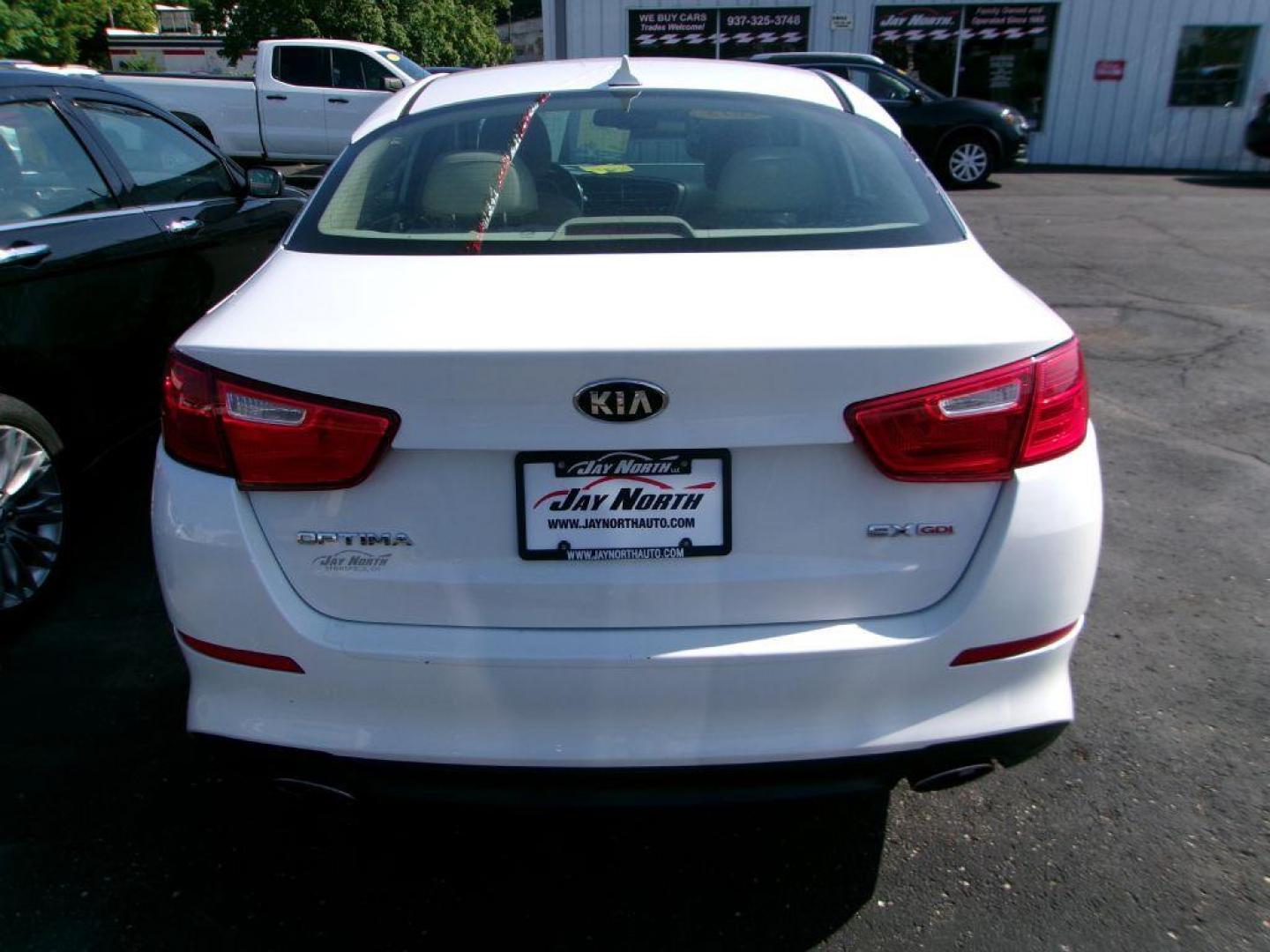2015 WHITE KIA OPTIMA EX (5XXGN4A75FG) with an 2.4L engine, Automatic transmission, located at 501 E. Columbia St., Springfield, OH, 45503, (800) 262-7122, 39.925262, -83.801796 - Photo#6