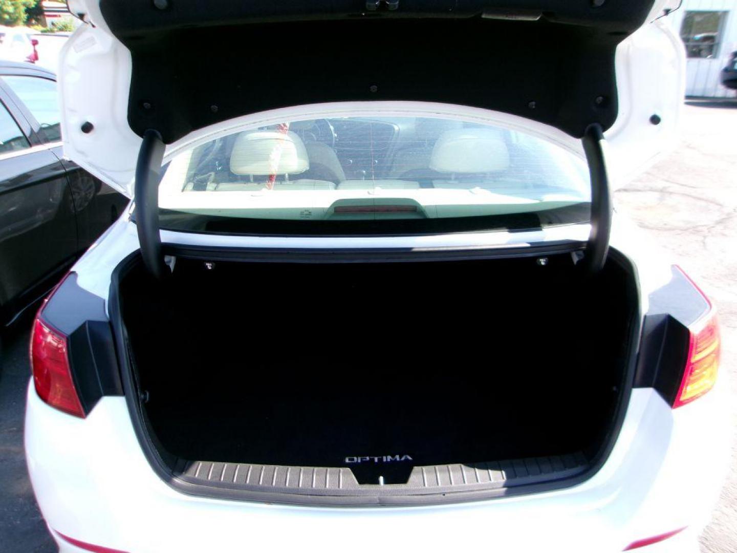 2015 WHITE KIA OPTIMA EX (5XXGN4A75FG) with an 2.4L engine, Automatic transmission, located at 501 E. Columbia St., Springfield, OH, 45503, (800) 262-7122, 39.925262, -83.801796 - Photo#7