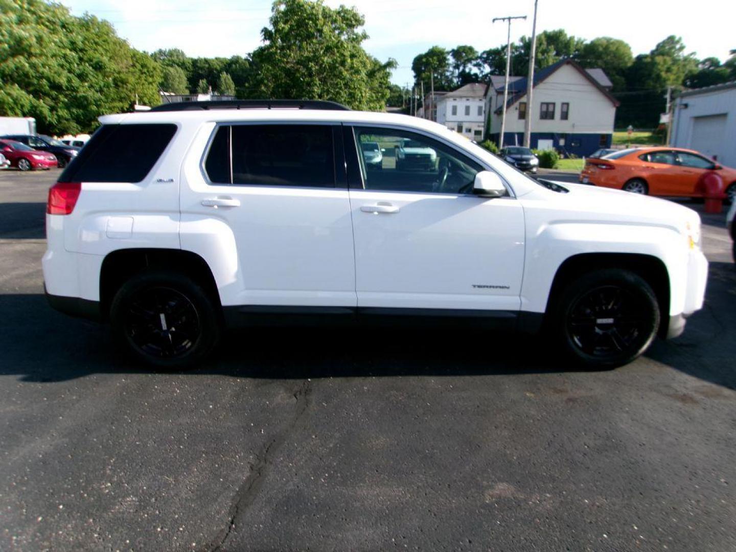 2015 WHITE GMC TERRAIN SLE (2GKALREK6F6) with an 2.4L engine, Automatic transmission, located at 501 E. Columbia St., Springfield, OH, 45503, (800) 262-7122, 39.925262, -83.801796 - Photo#1