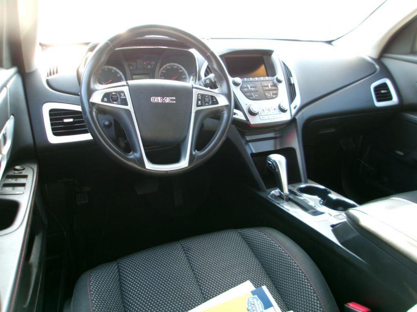 2015 WHITE GMC TERRAIN SLE (2GKALREK6F6) with an 2.4L engine, Automatic transmission, located at 501 E. Columbia St., Springfield, OH, 45503, (800) 262-7122, 39.925262, -83.801796 - Photo#11